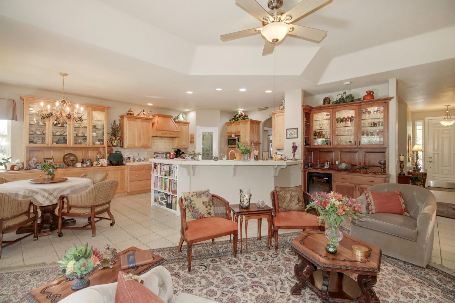 1062 Diamante Robles Court