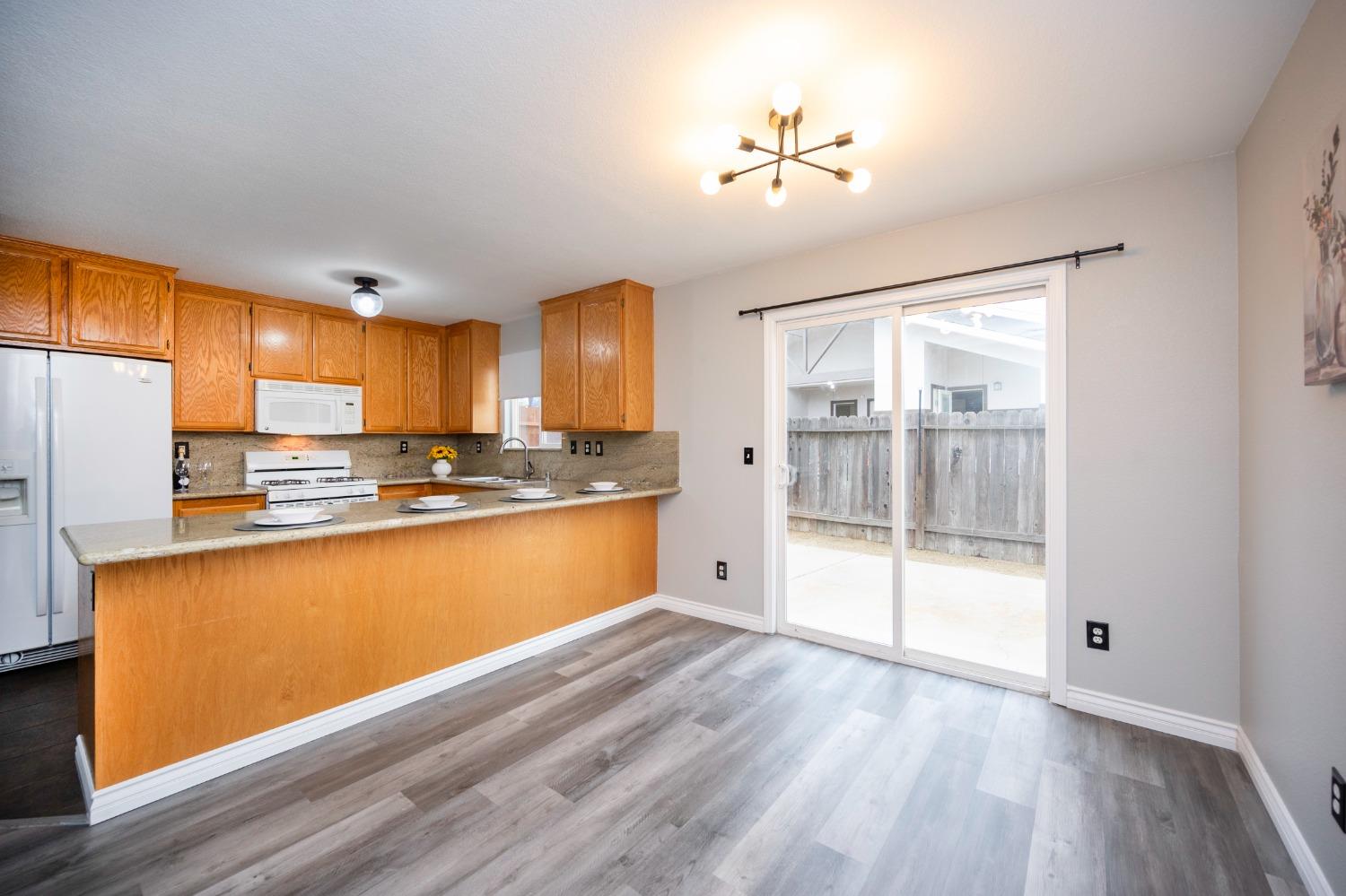 3041 Courtside Drive