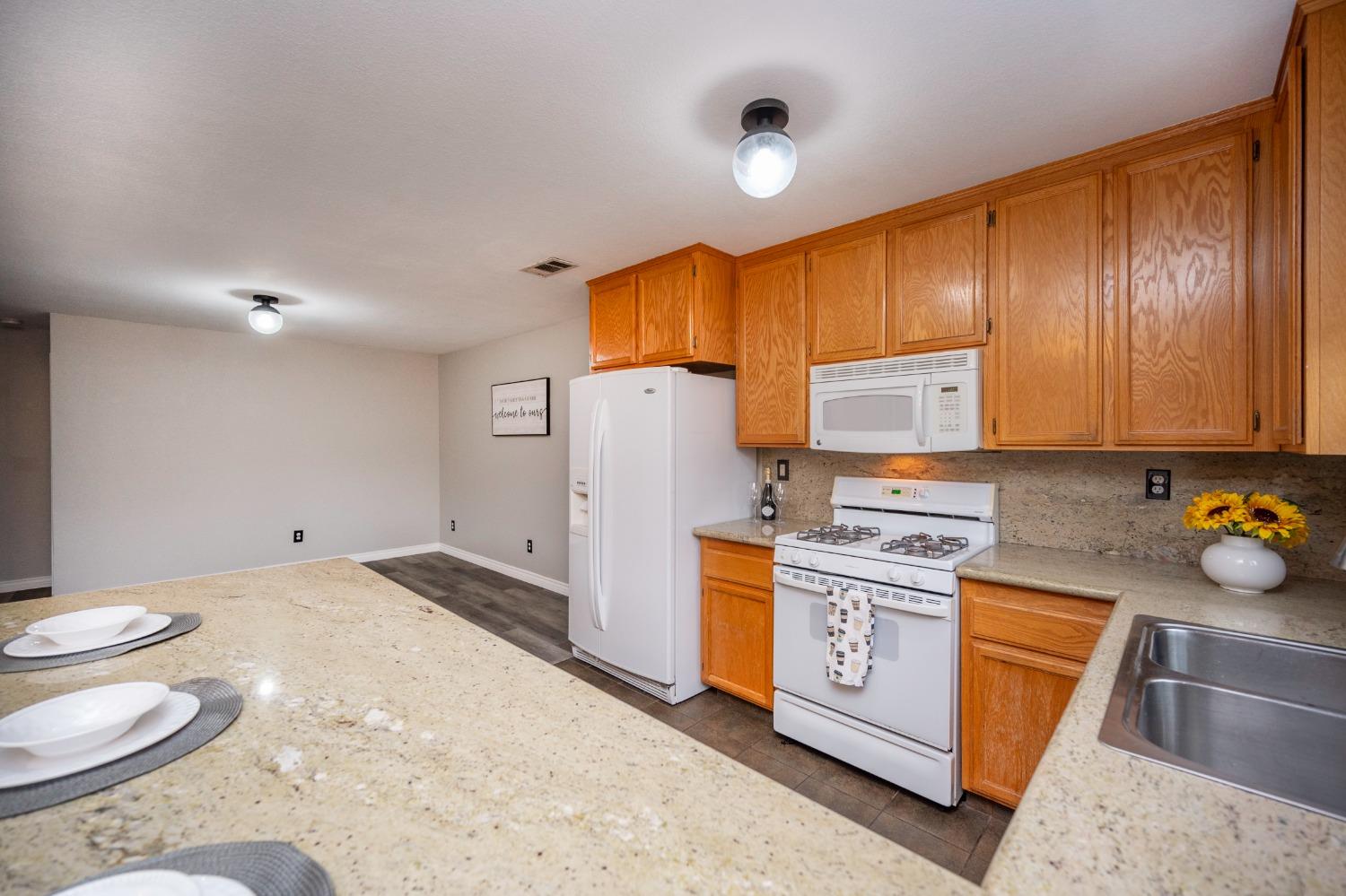 3041 Courtside Drive