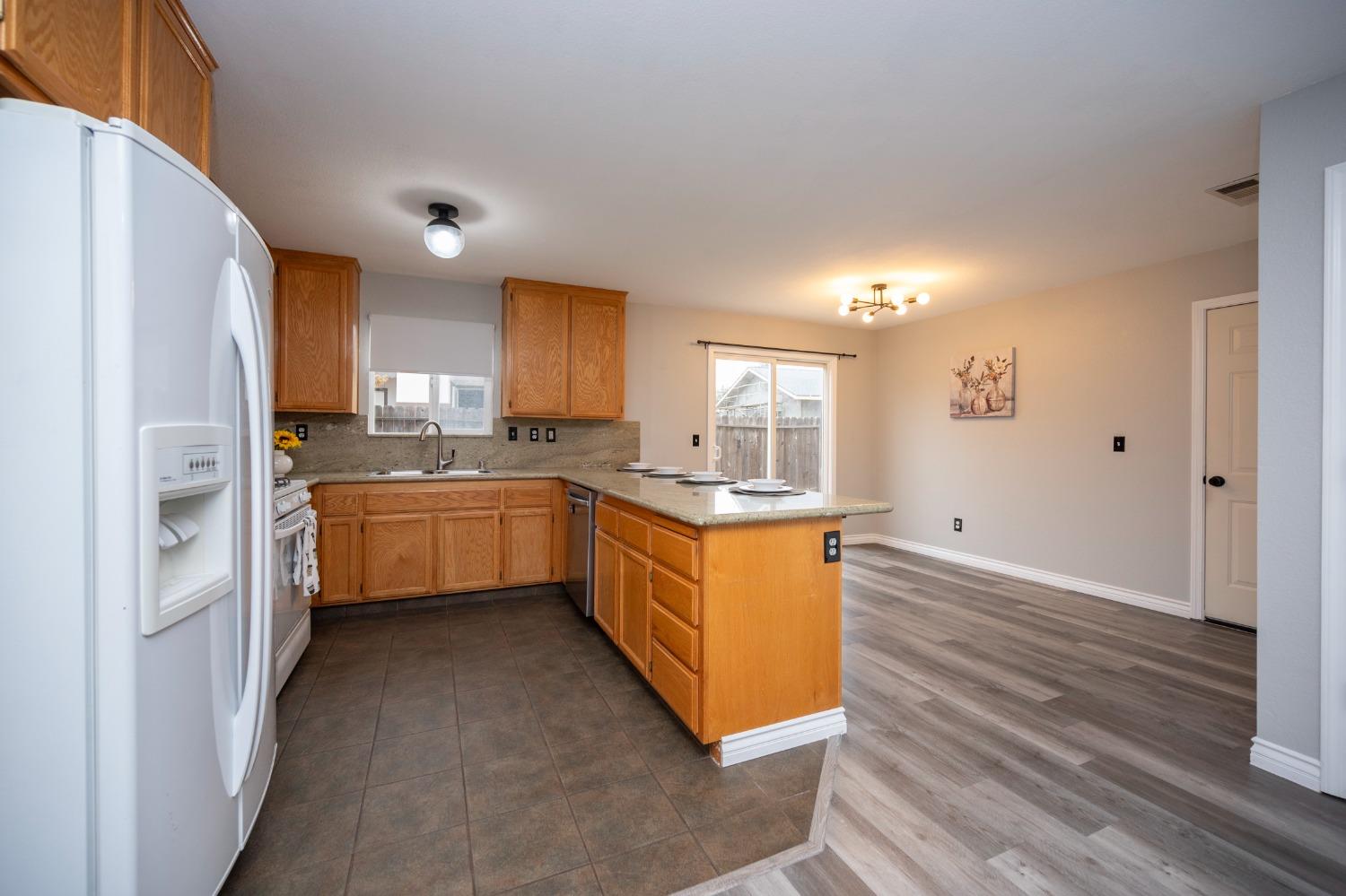 3041 Courtside Drive