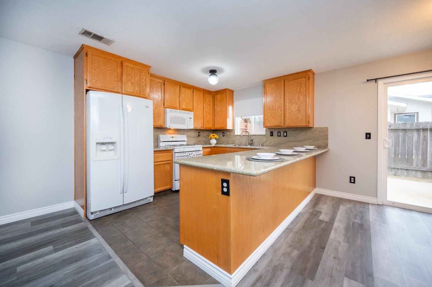 3041 Courtside Drive