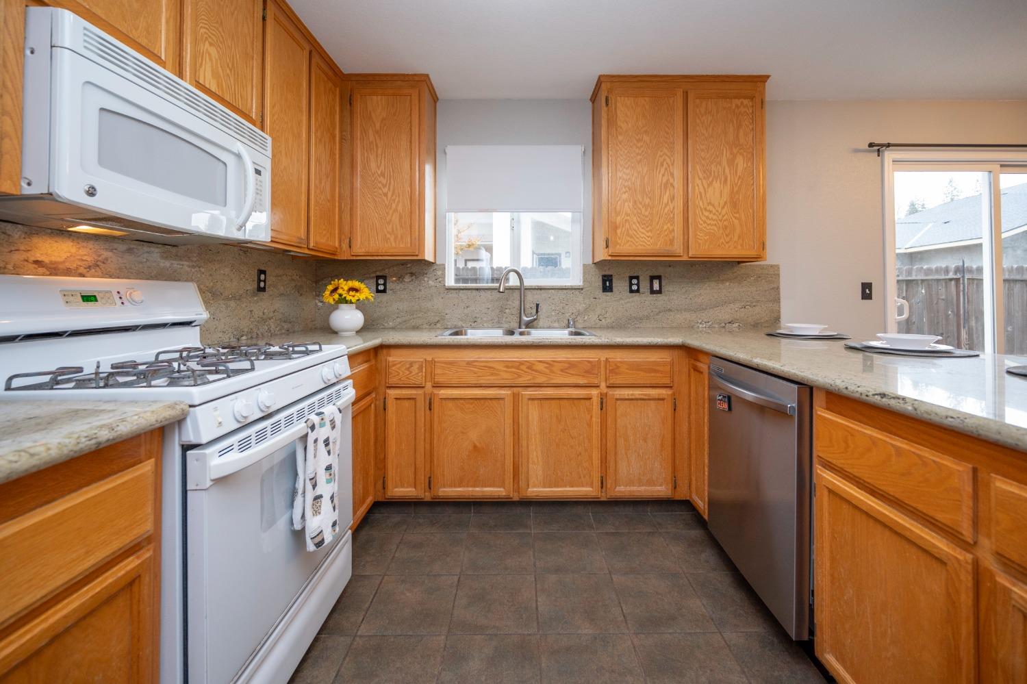 3041 Courtside Drive