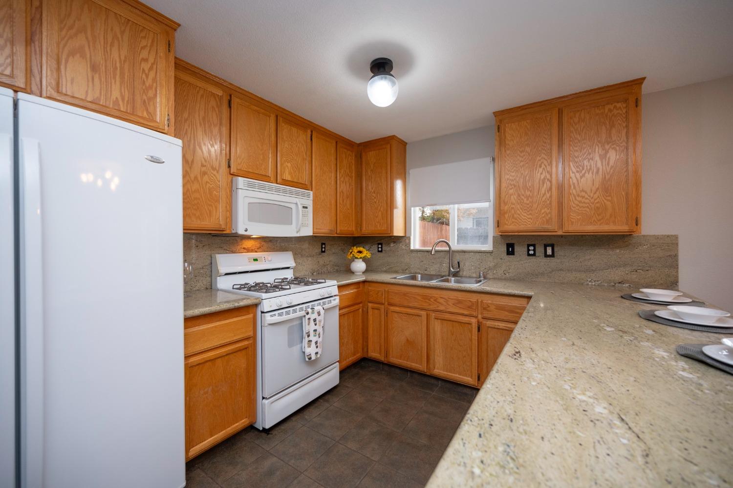 3041 Courtside Drive