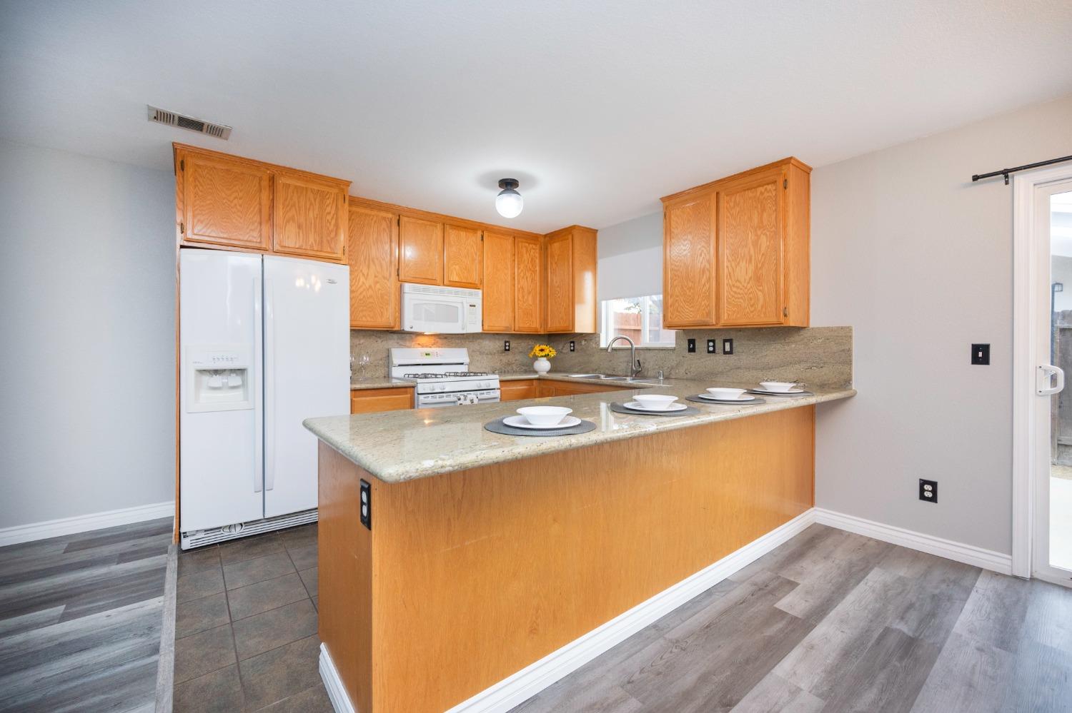 3041 Courtside Drive