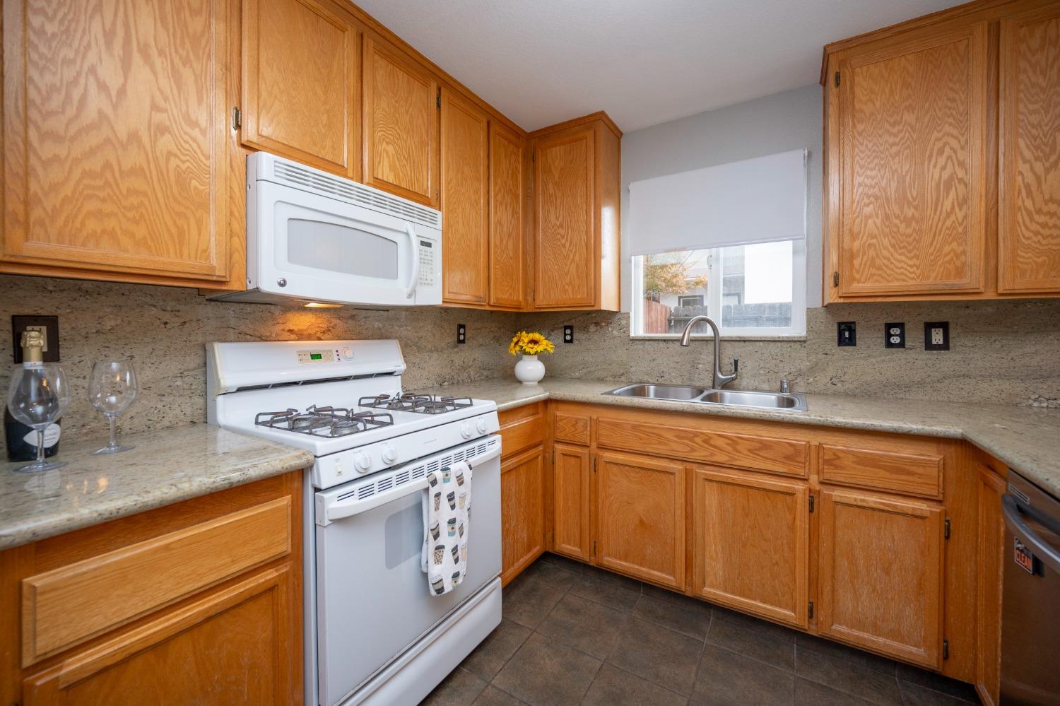 3041 Courtside Drive