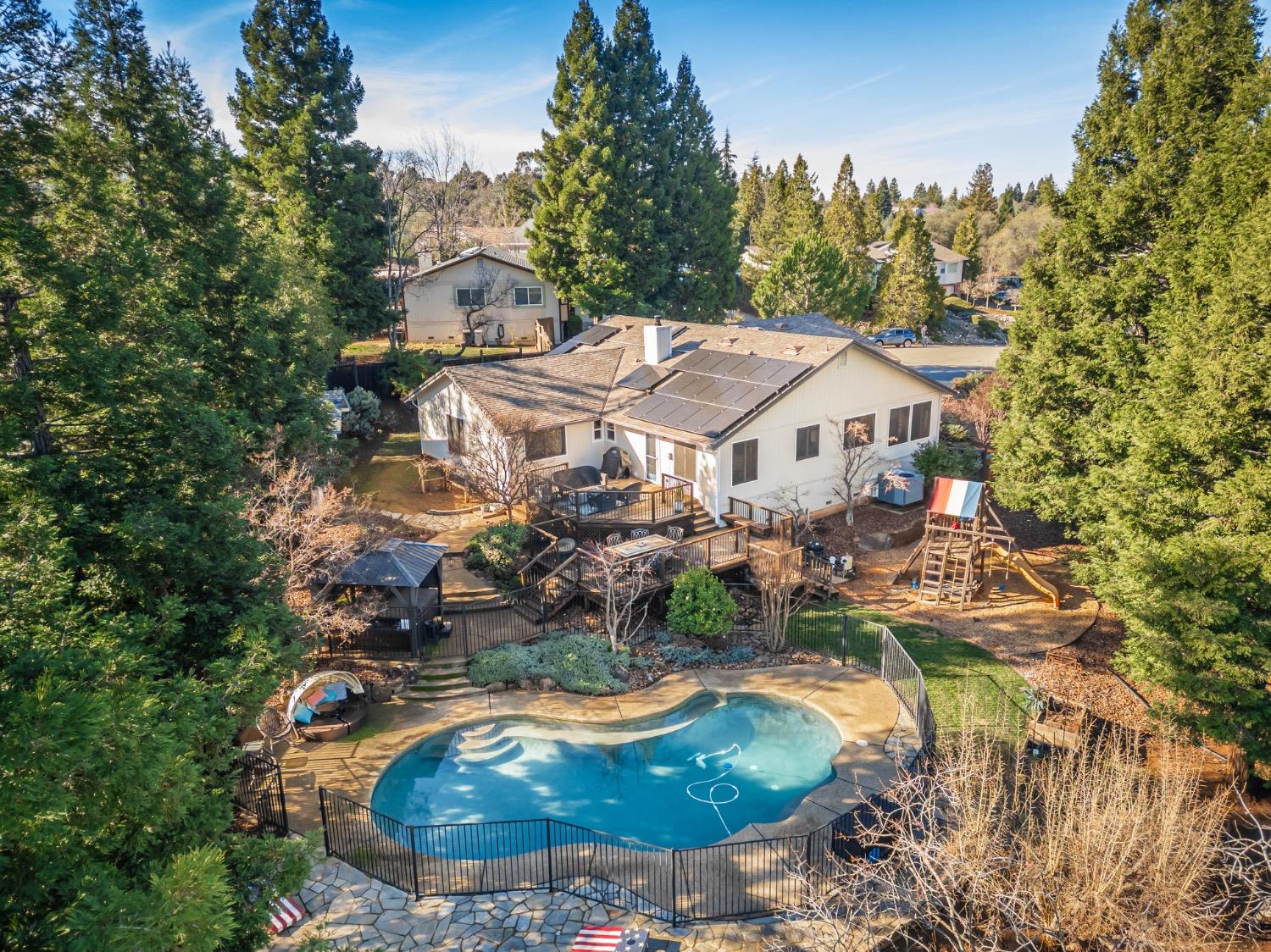 3265 Sandhurst Court