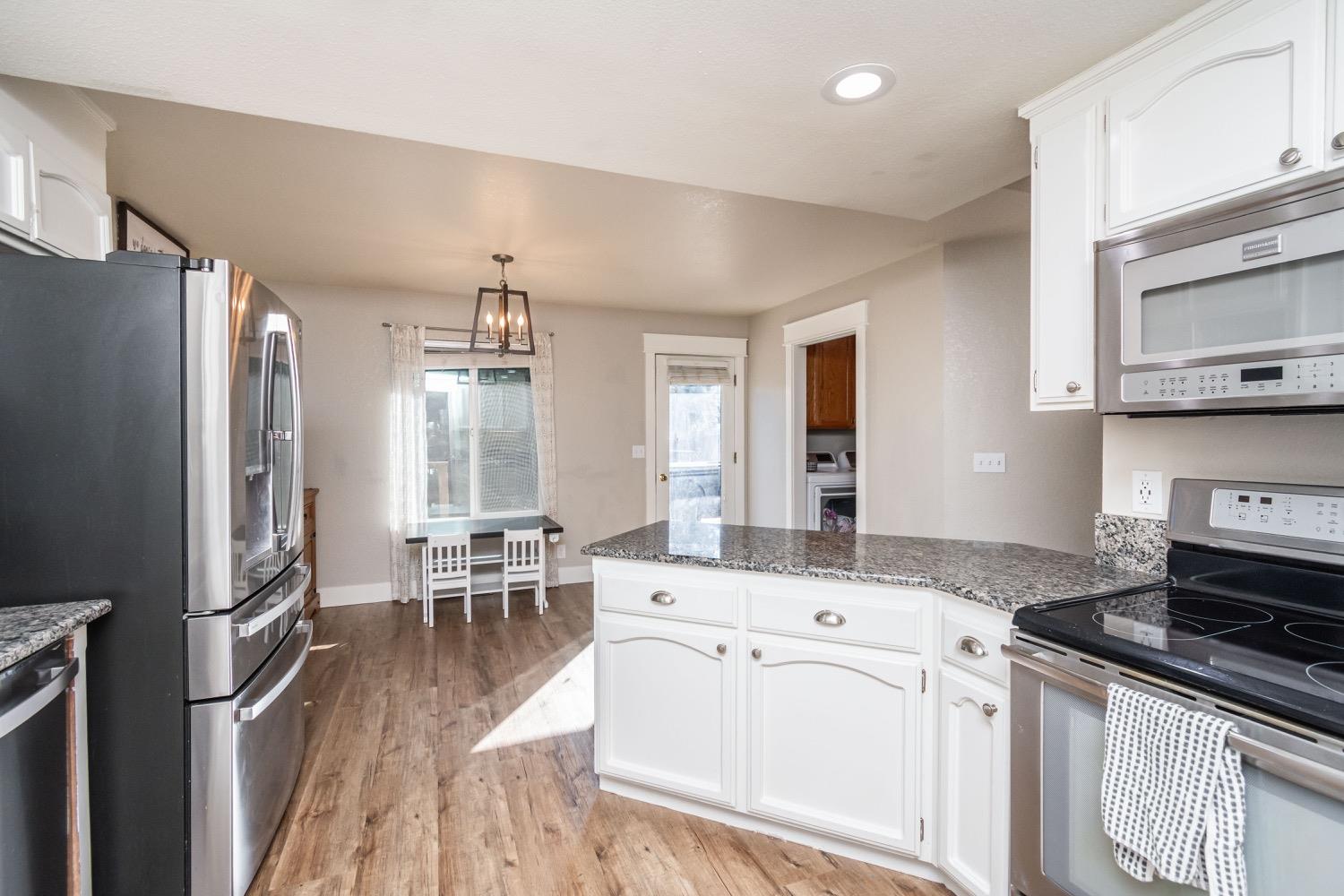 3265 Sandhurst Court