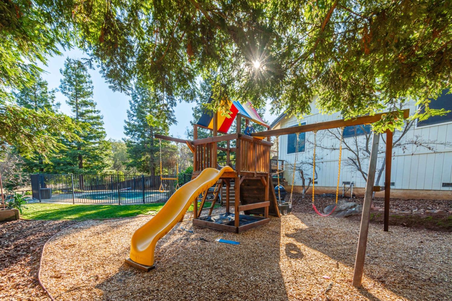 3265 Sandhurst Court