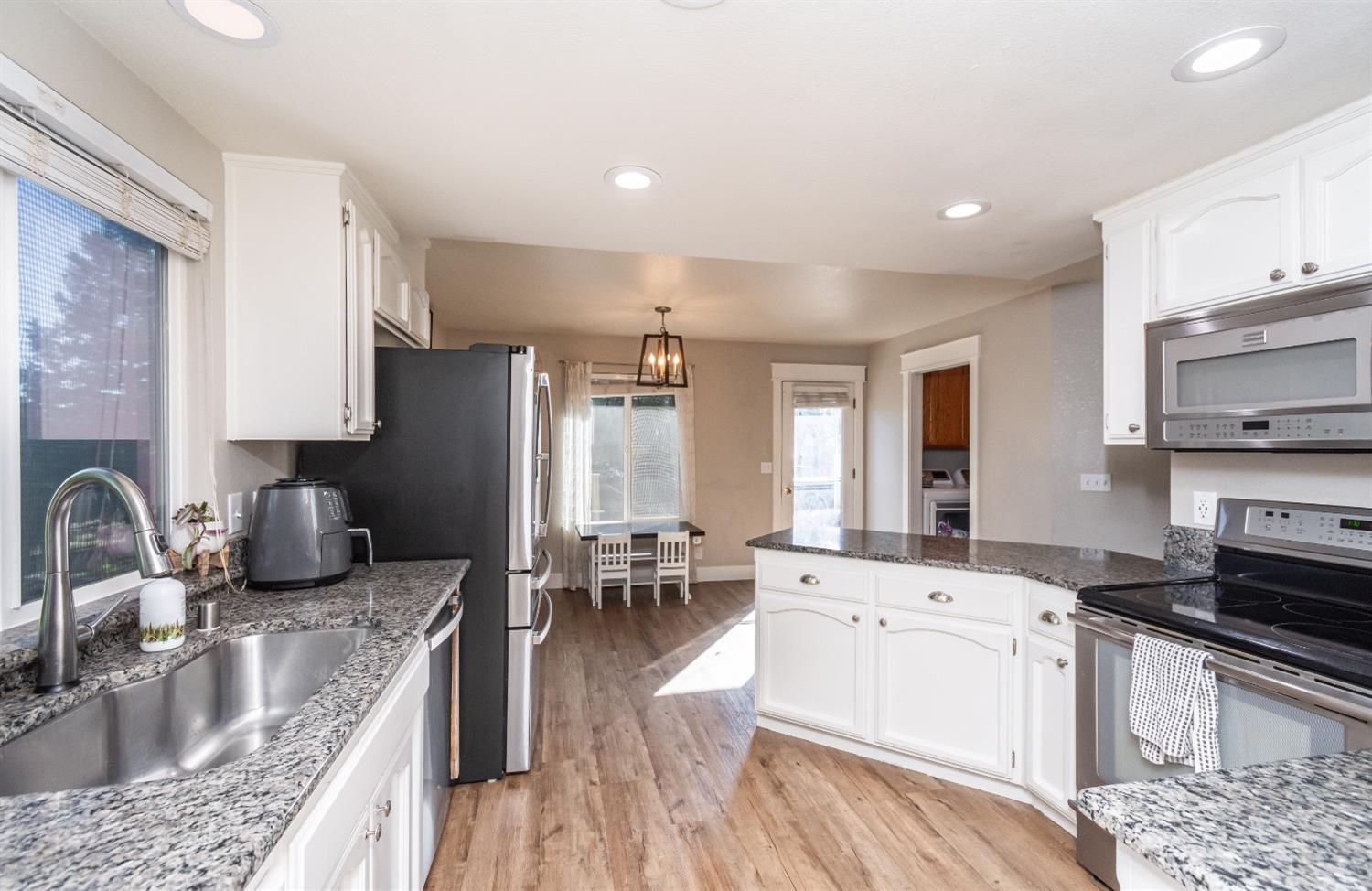 3265 Sandhurst Court