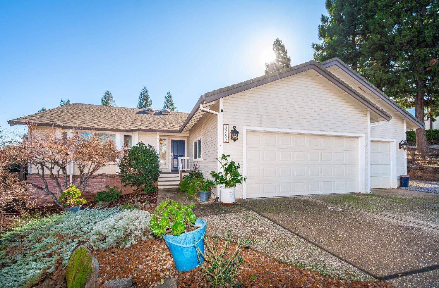 3265 Sandhurst Court