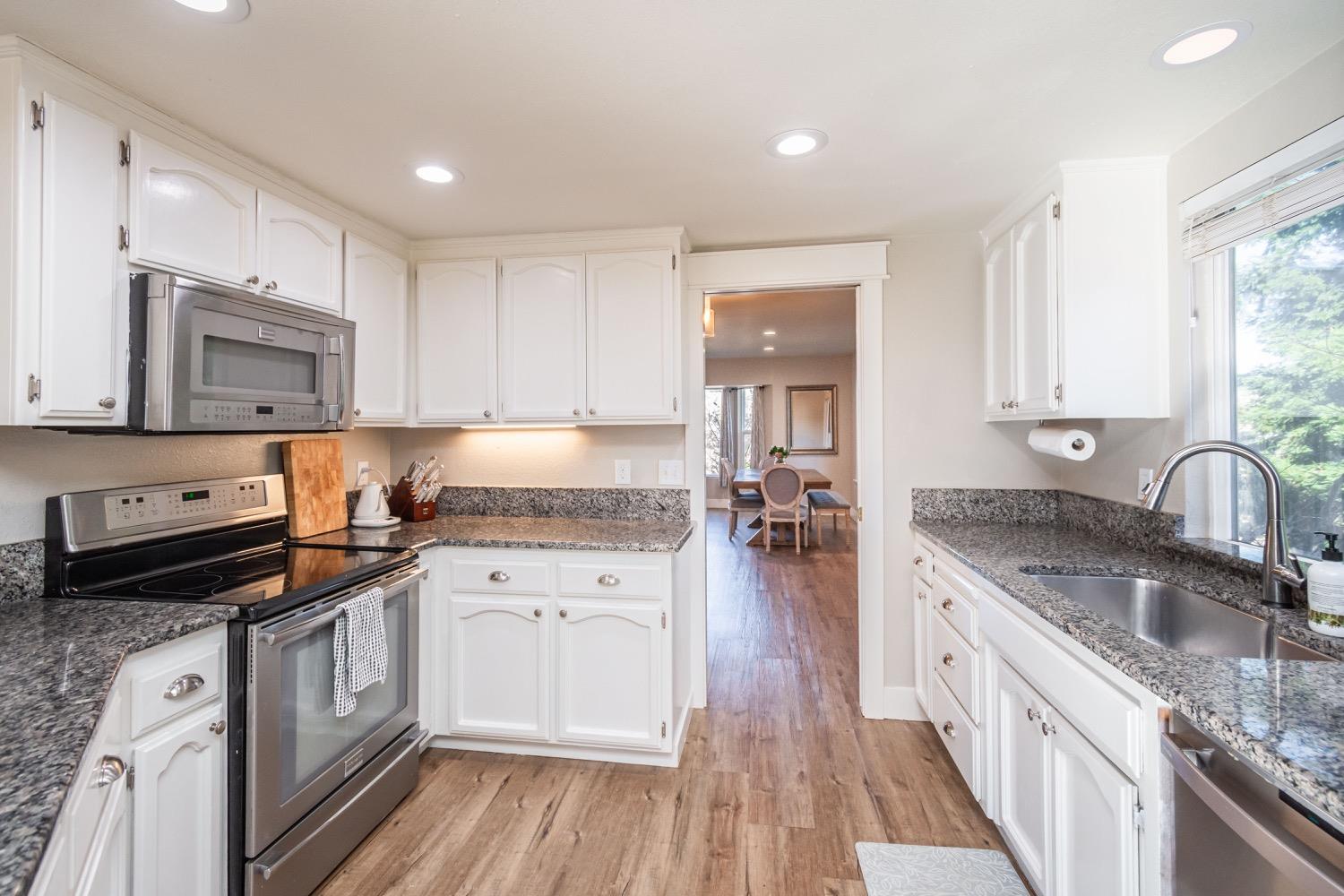 3265 Sandhurst Court