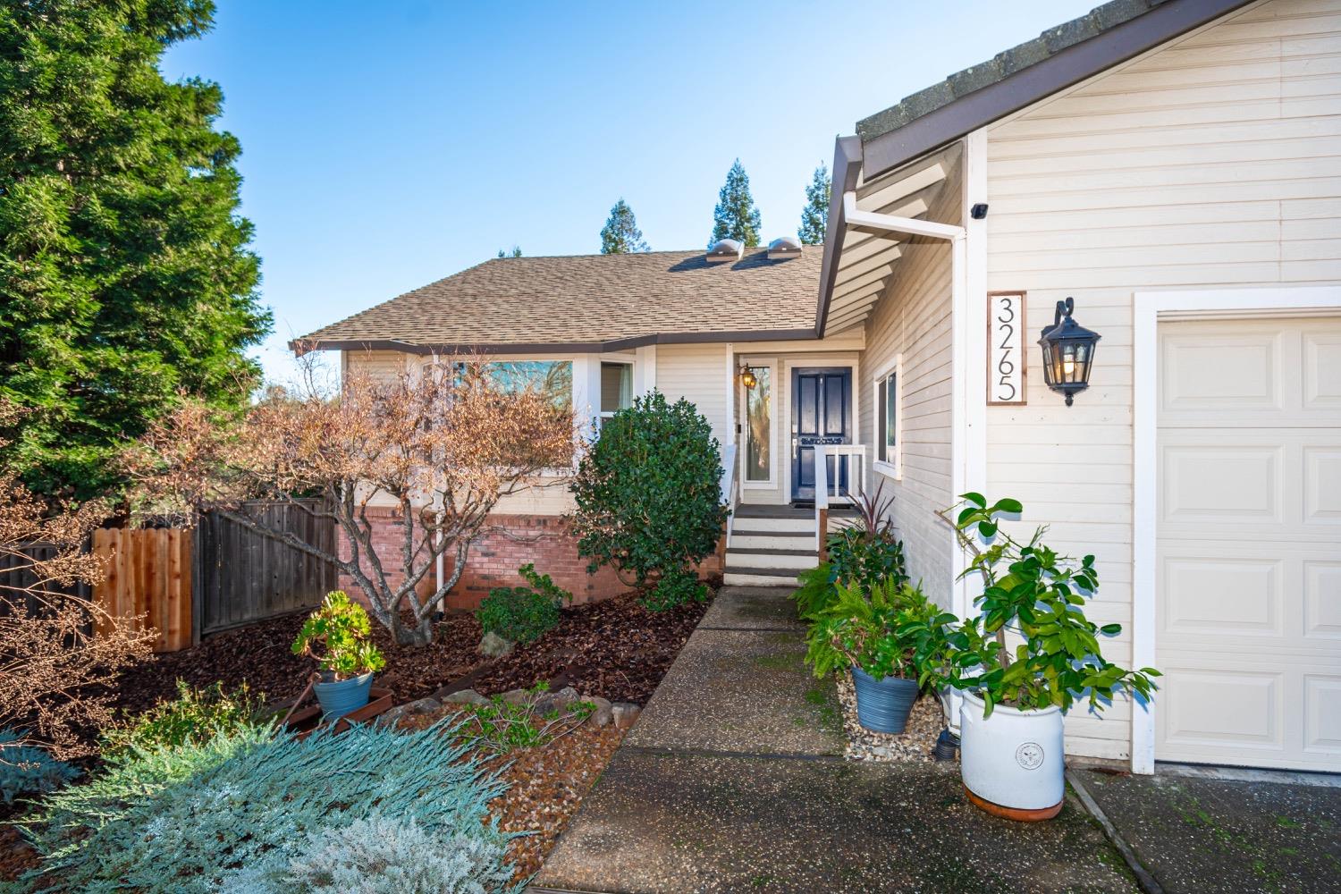 3265 Sandhurst Court