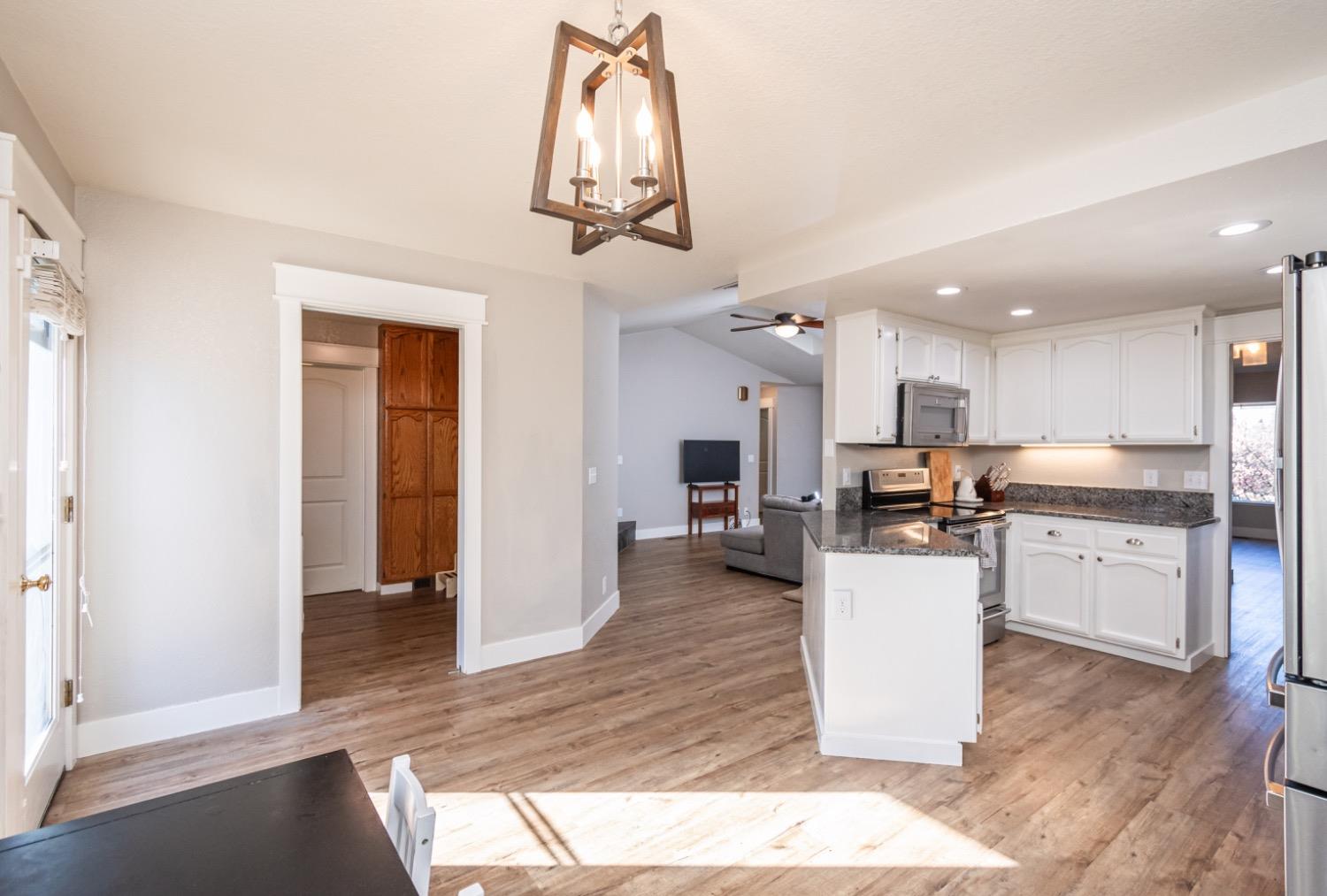 3265 Sandhurst Court