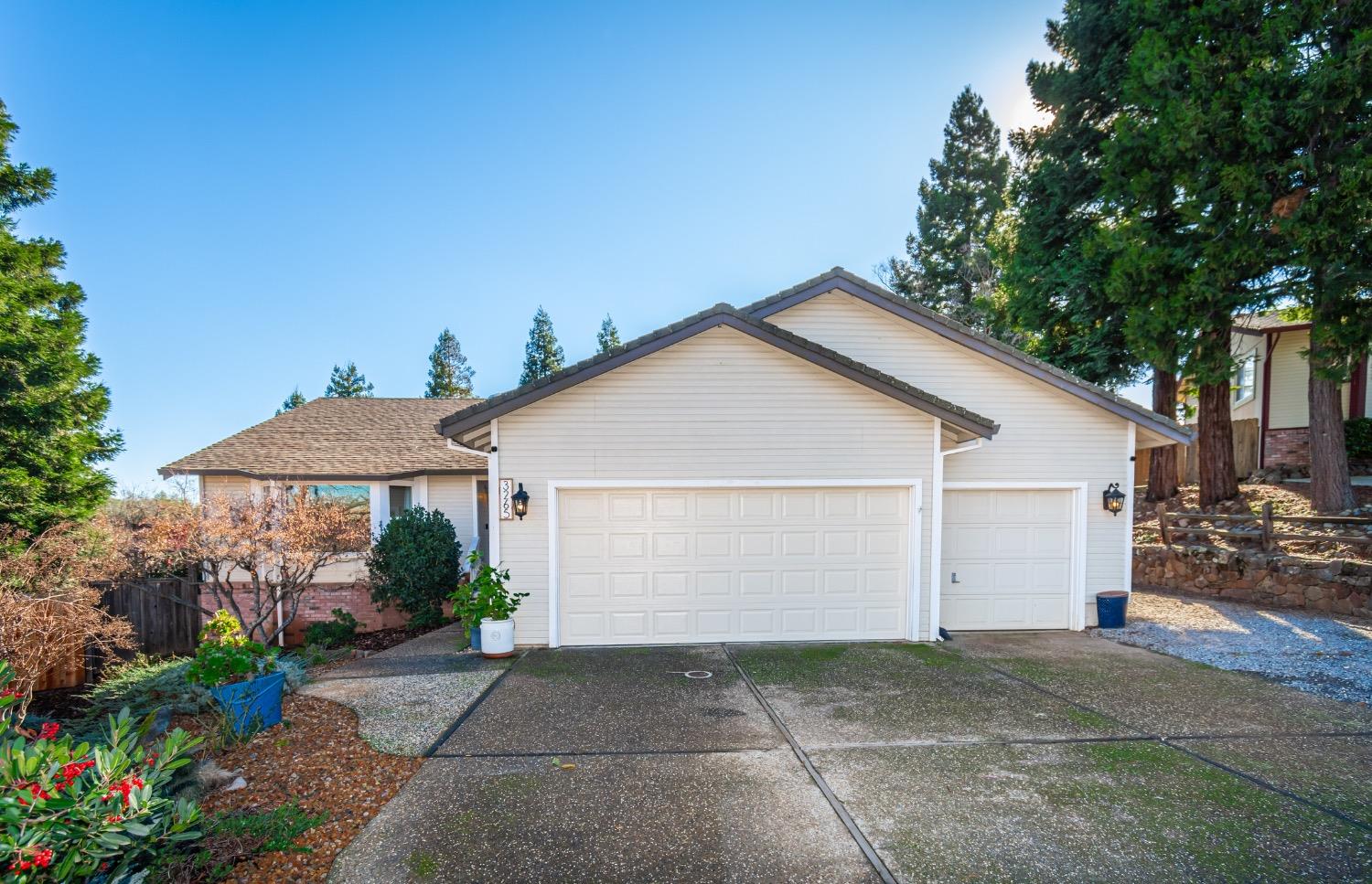 3265 Sandhurst Court