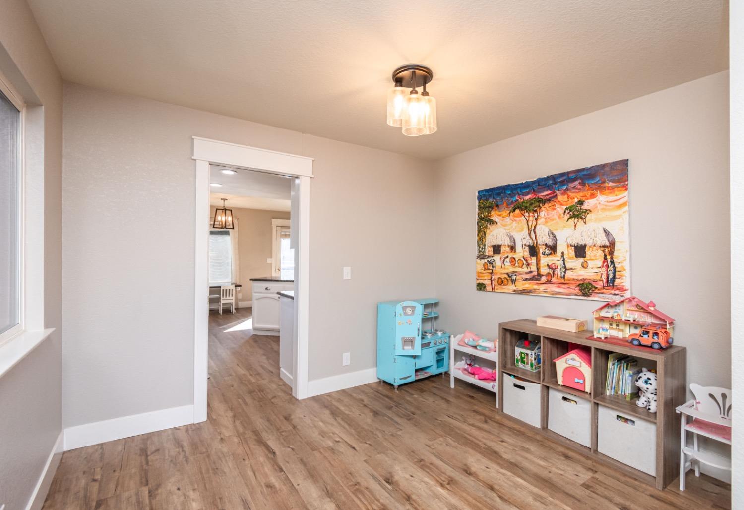 3265 Sandhurst Court