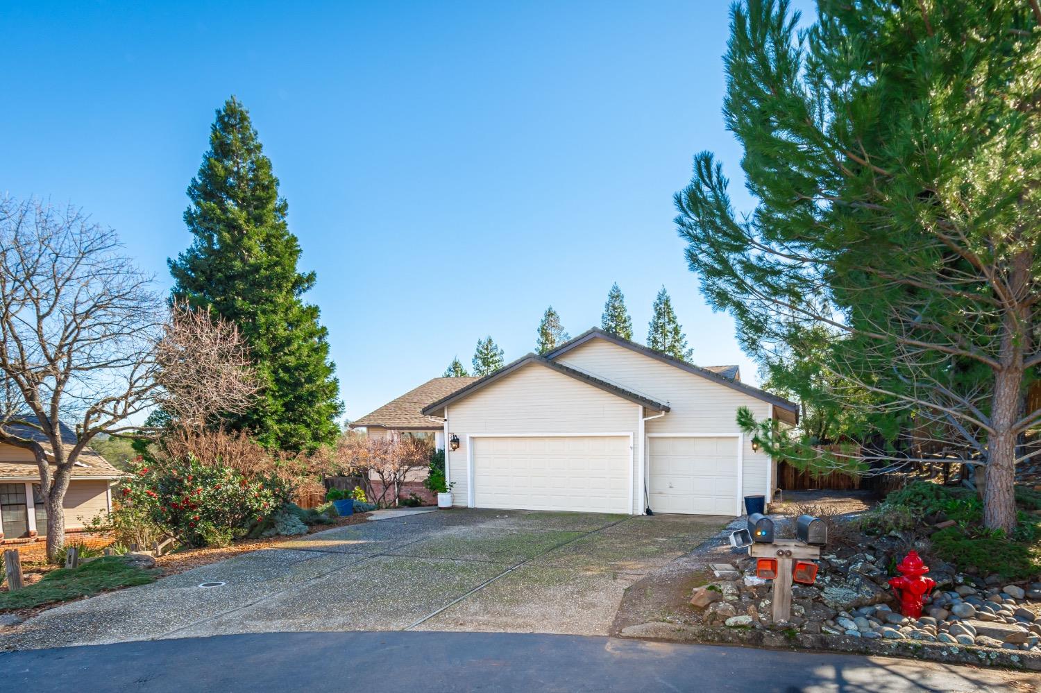 3265 Sandhurst Court