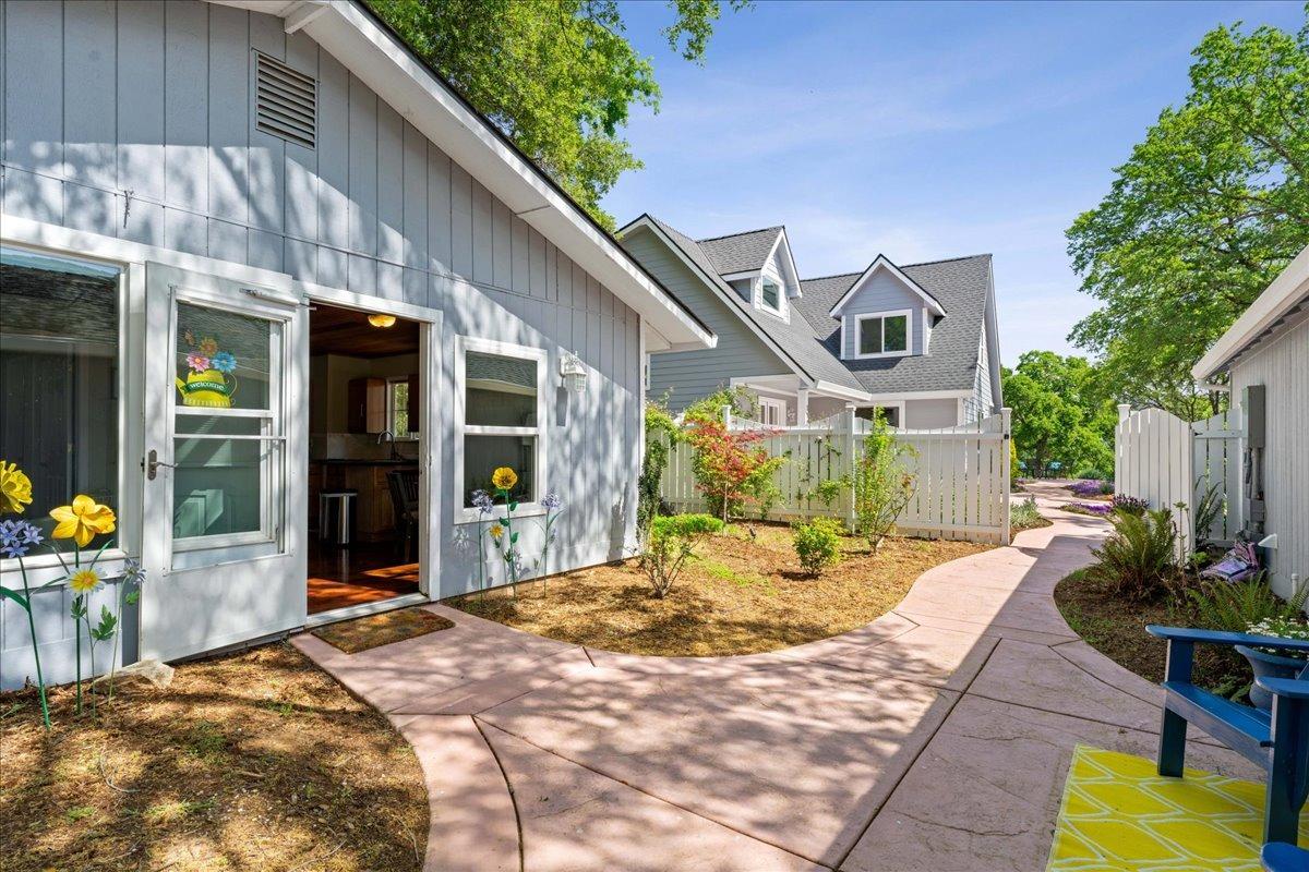 1508 Lomita Way
