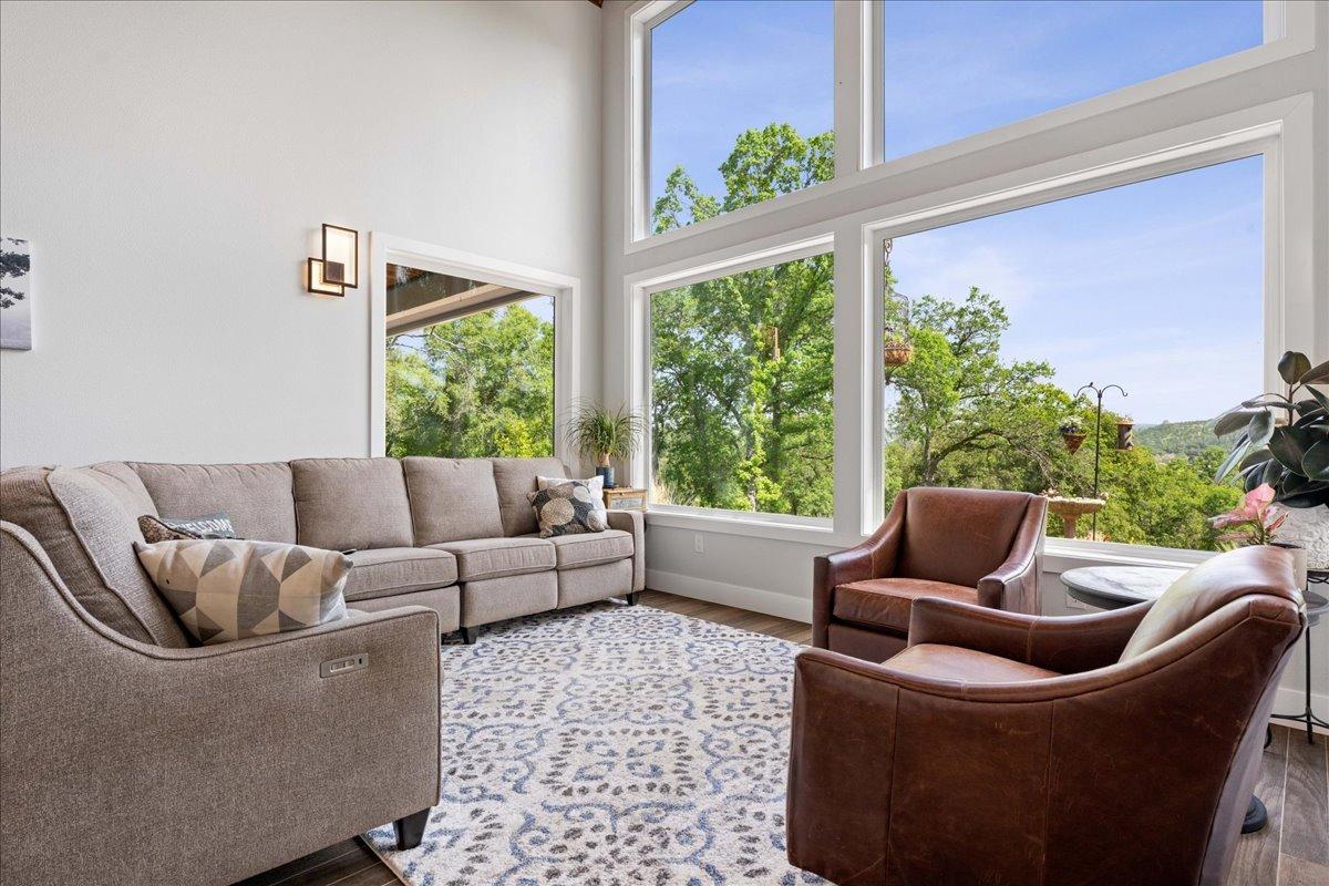 1508 Lomita Way