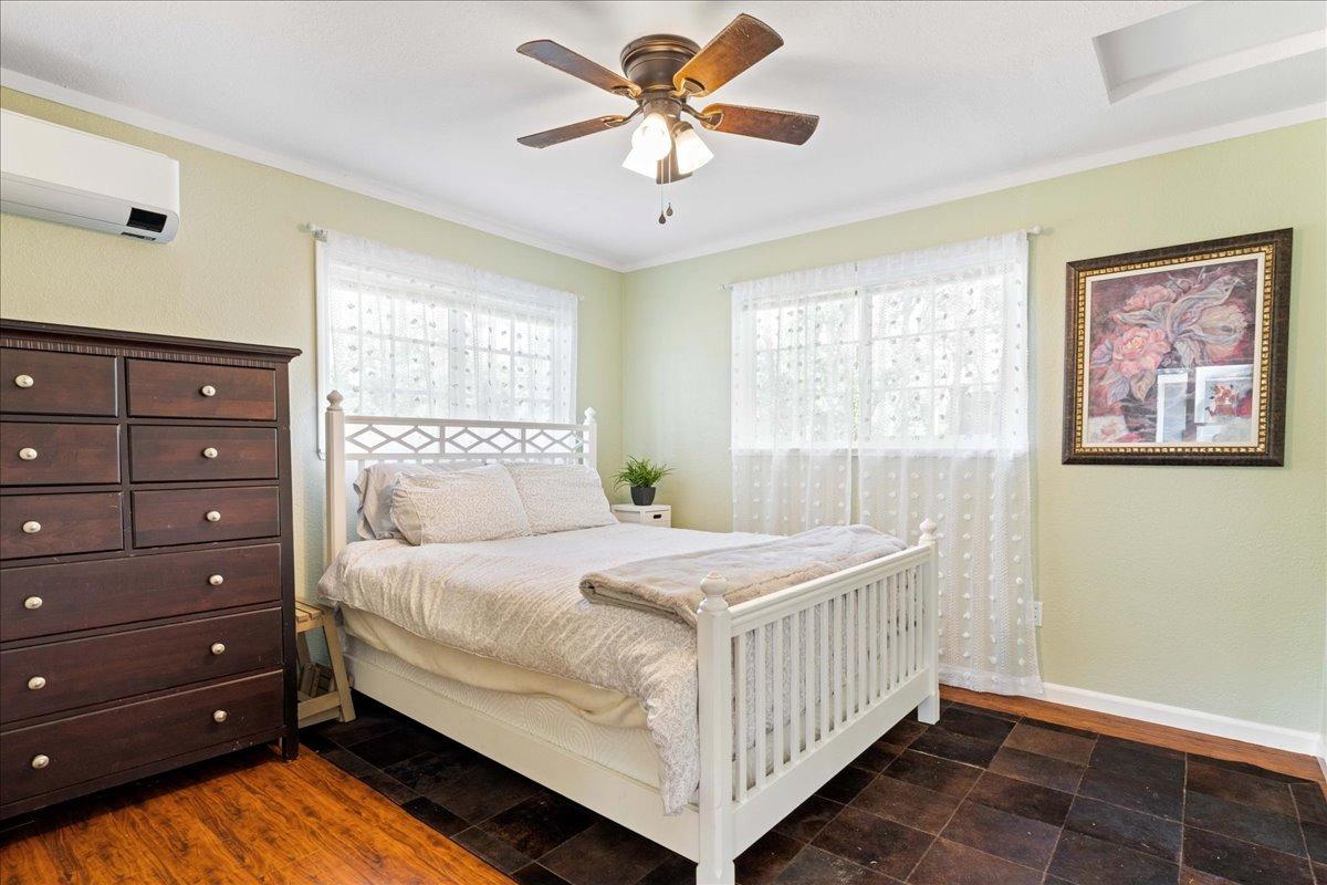 1508 Lomita Way