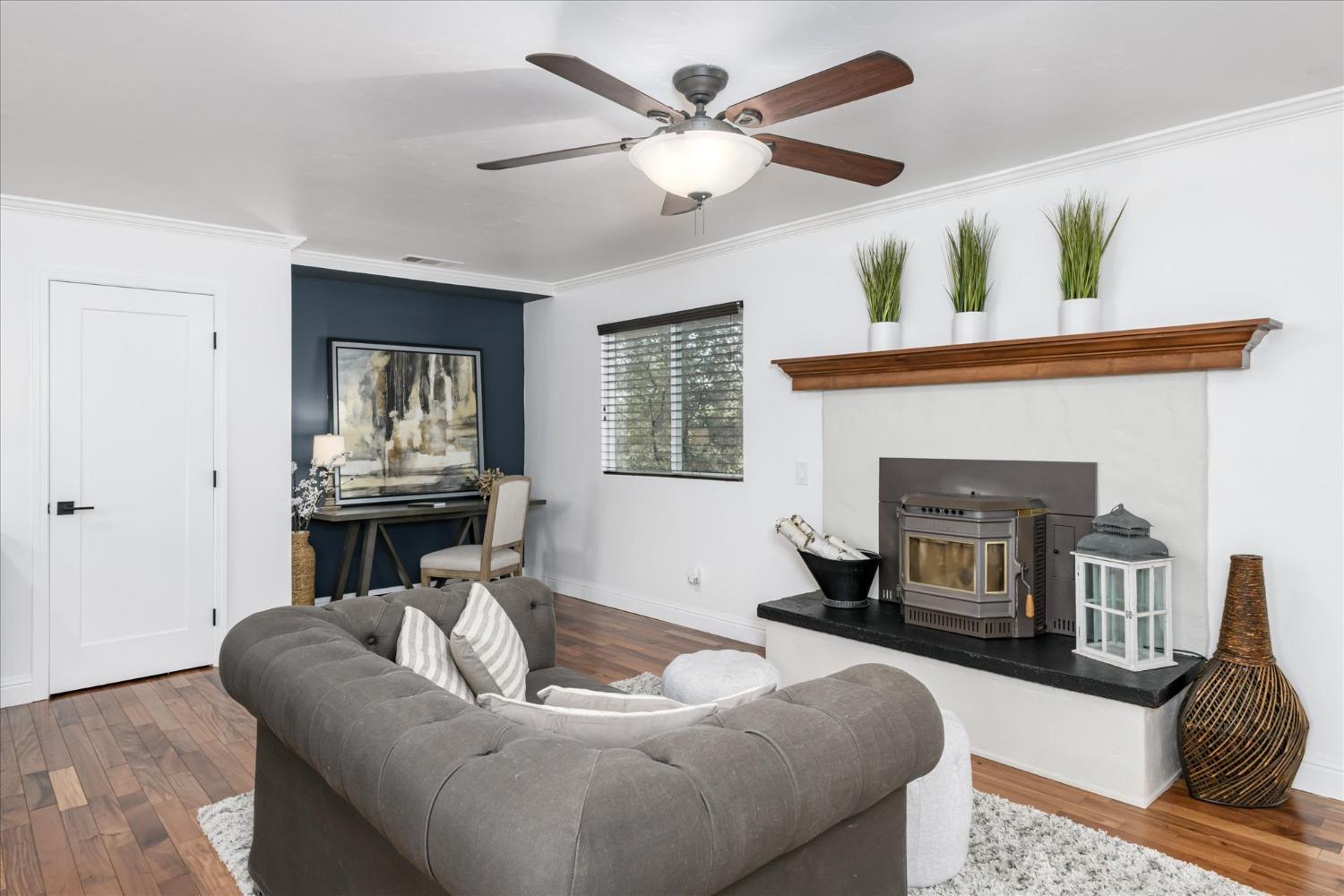 2574 Prescott Avenue