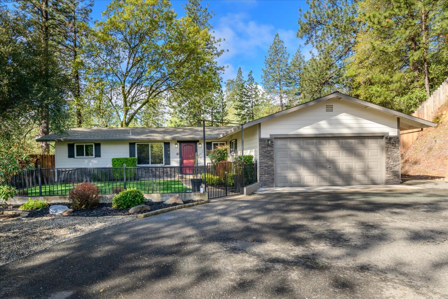 2574 Prescott Avenue