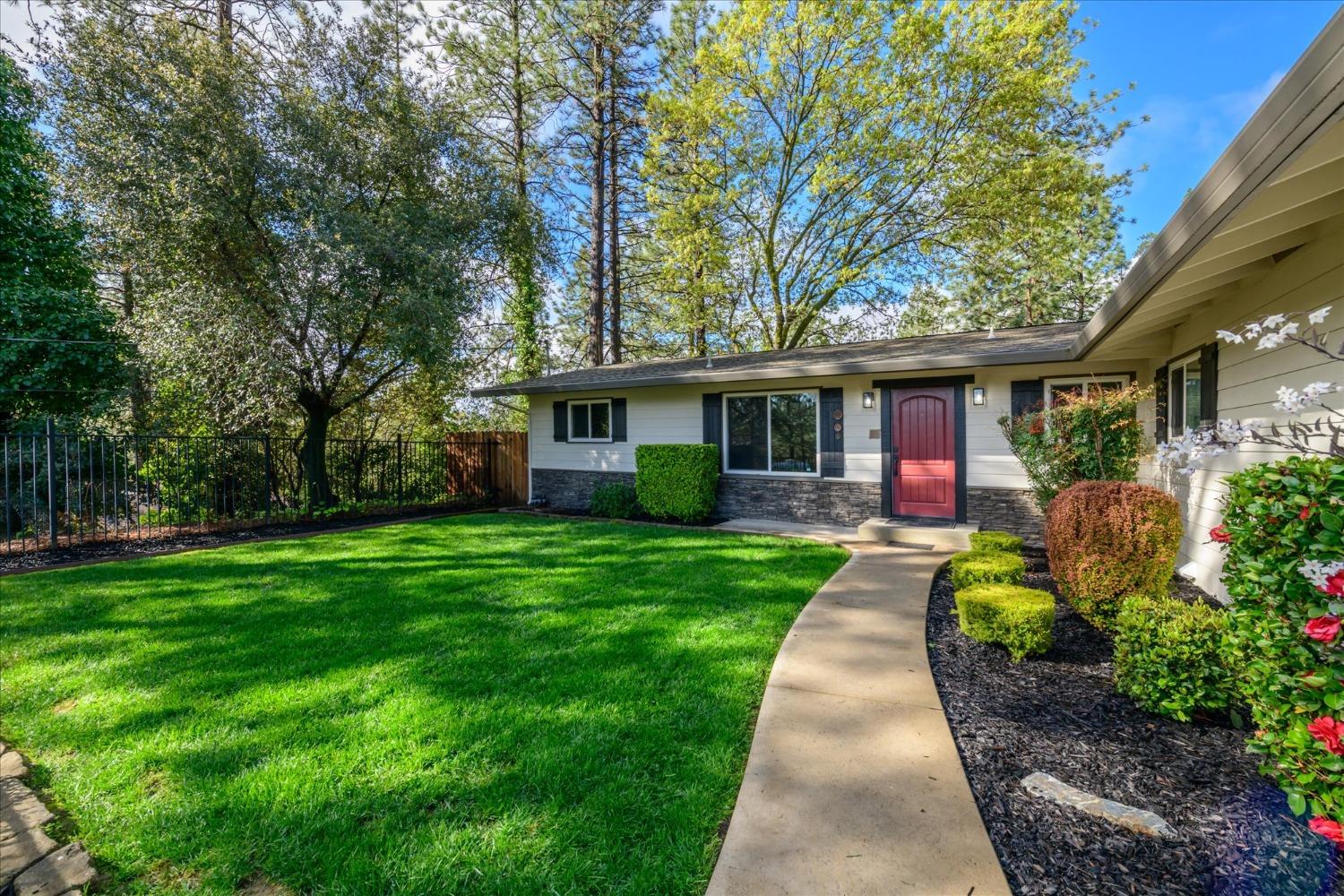 2574 Prescott Avenue