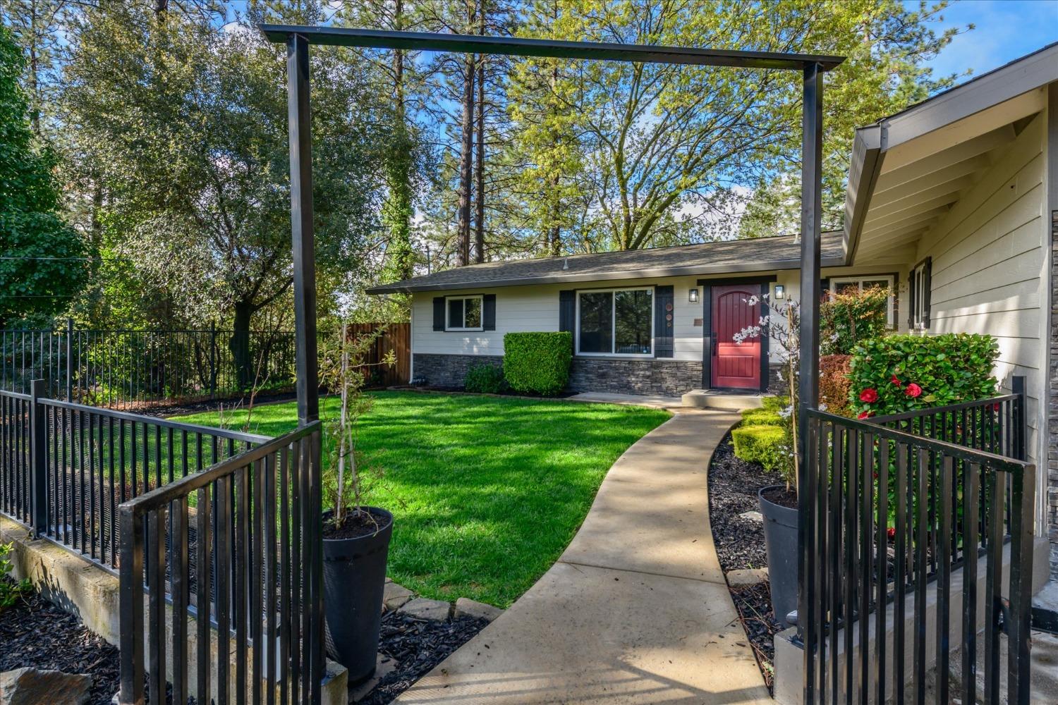 2574 Prescott Avenue