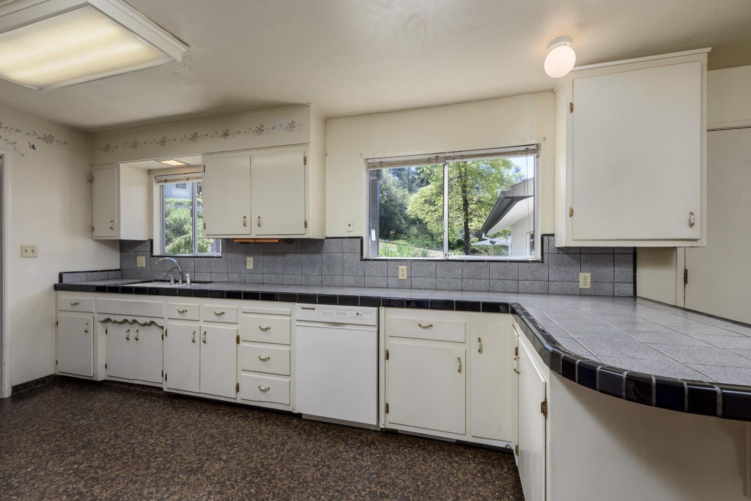 2820 Northridge Drive