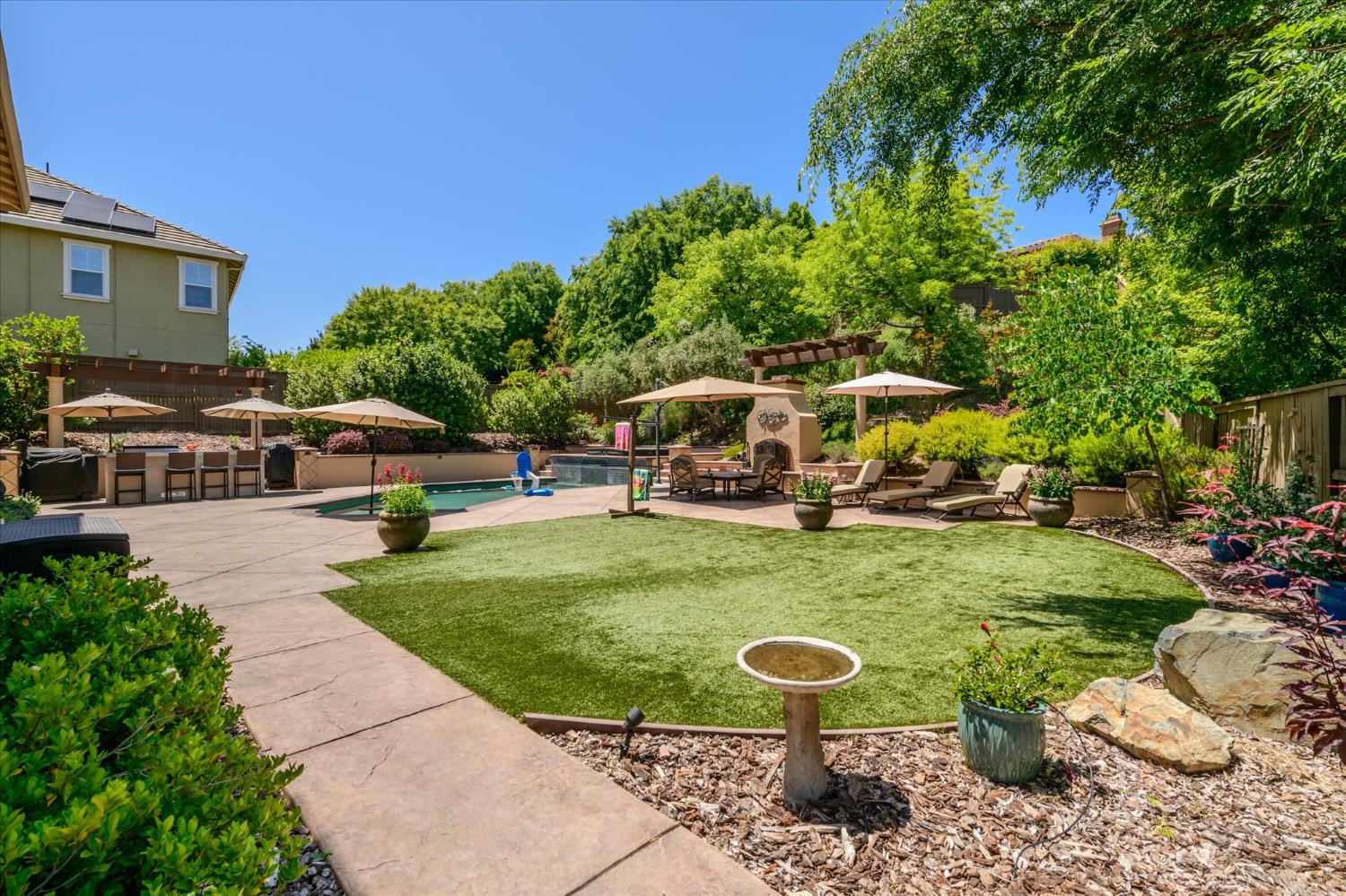 6154 Edgehill Drive
