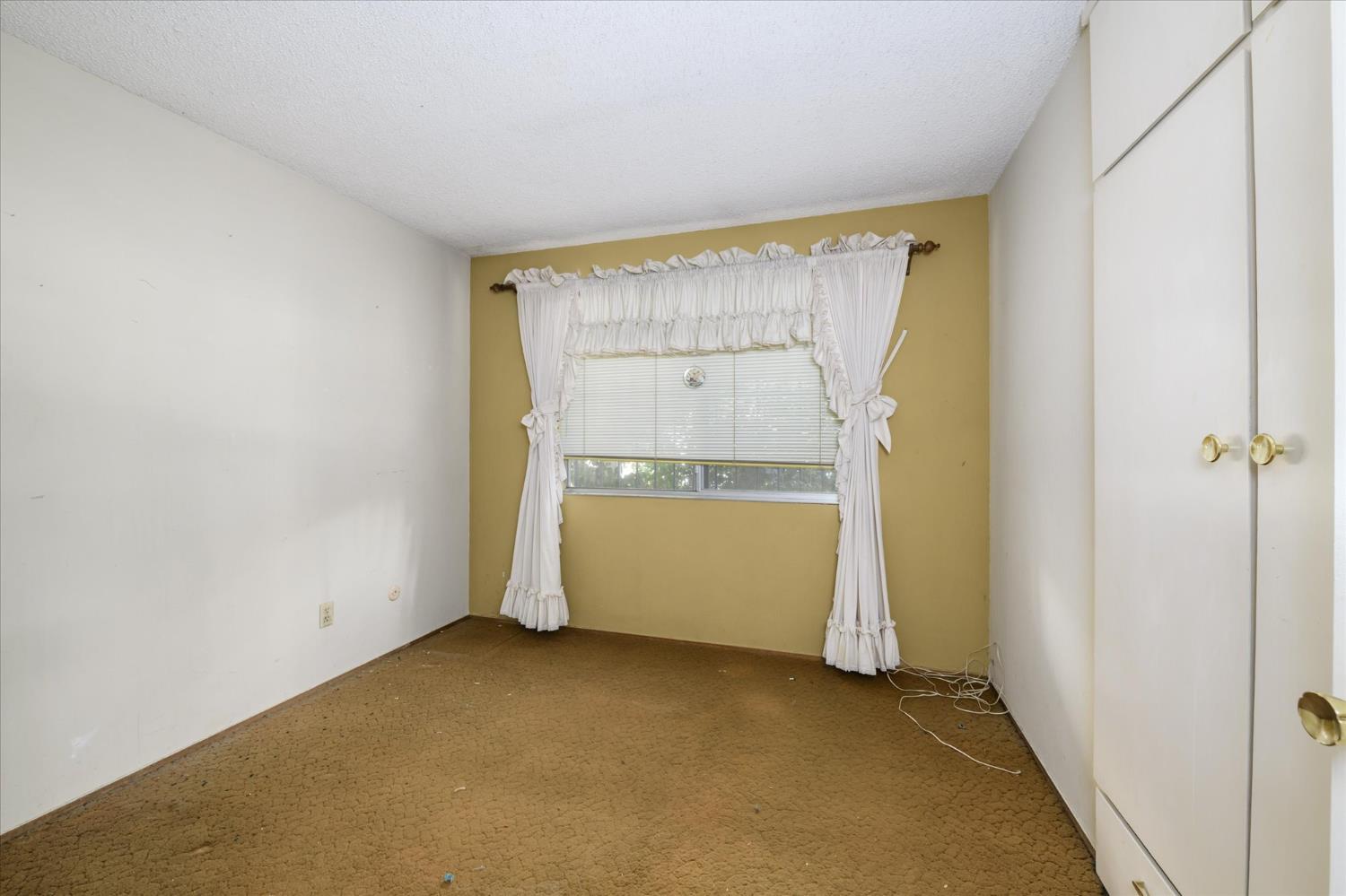 8564 La Riviera Drive