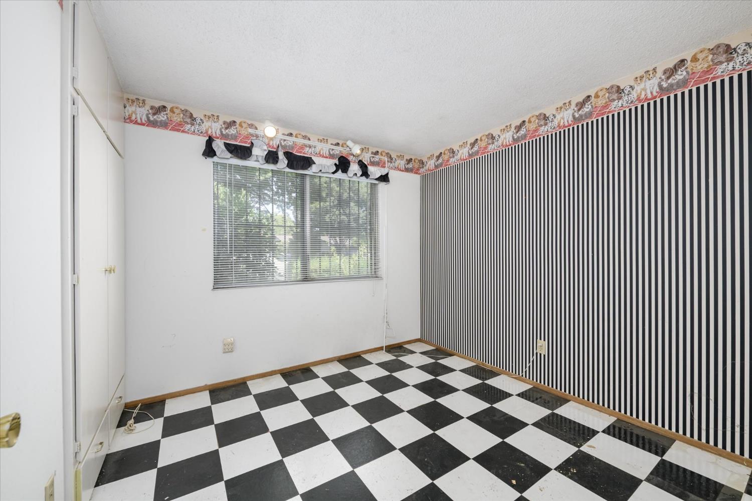 8564 La Riviera Drive