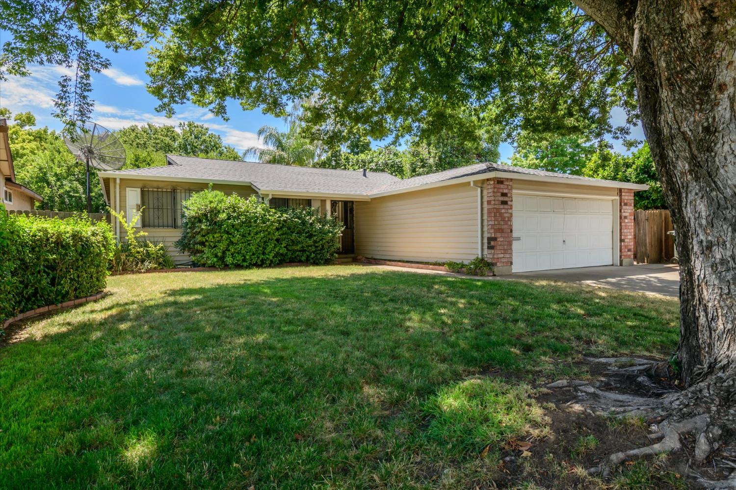 8564 La Riviera Drive