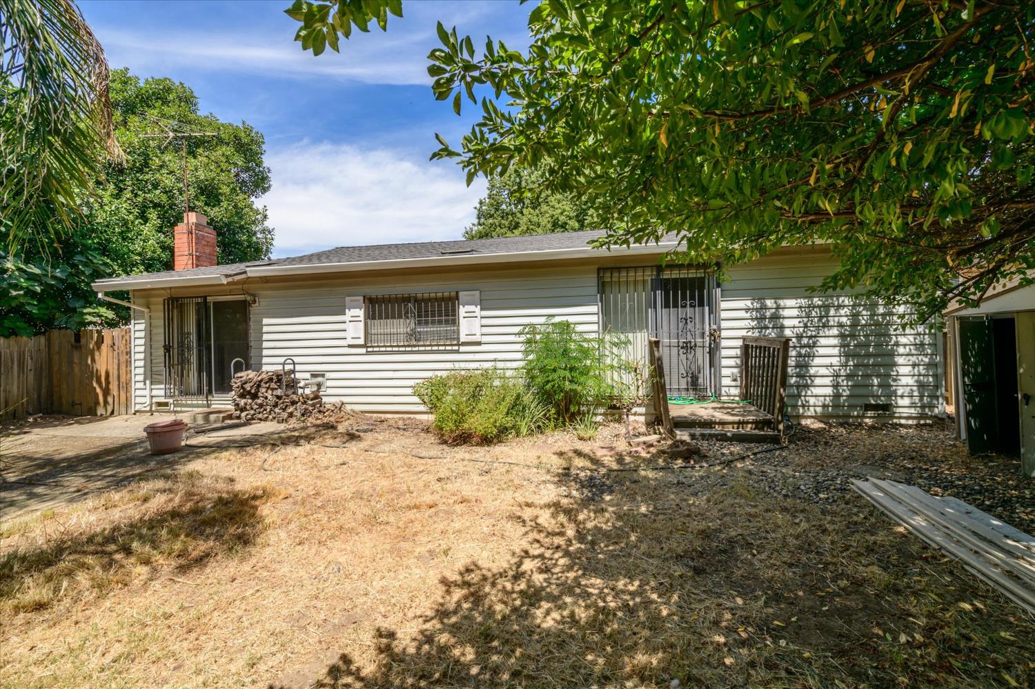 8564 La Riviera Drive