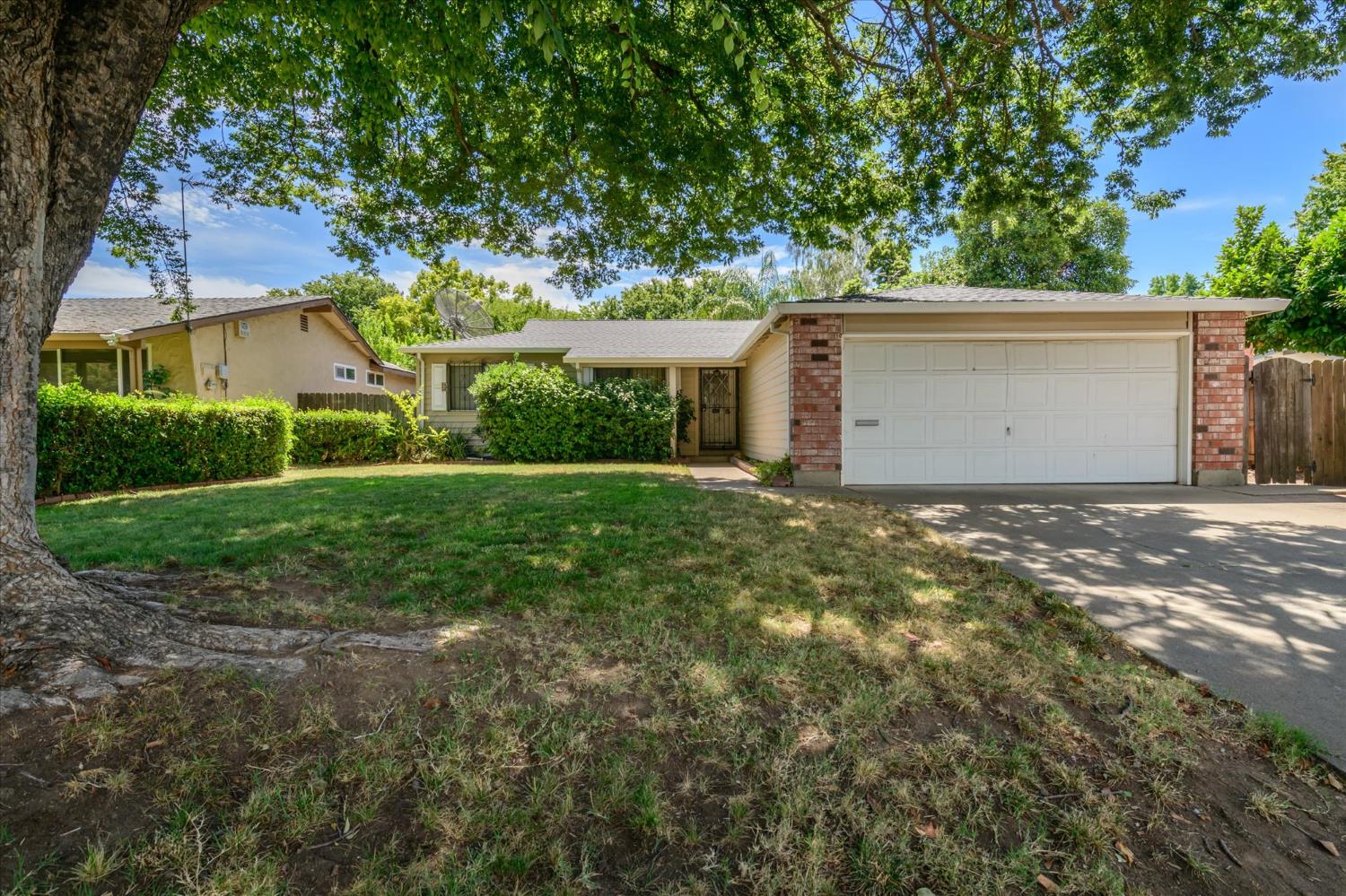 8564 La Riviera Drive