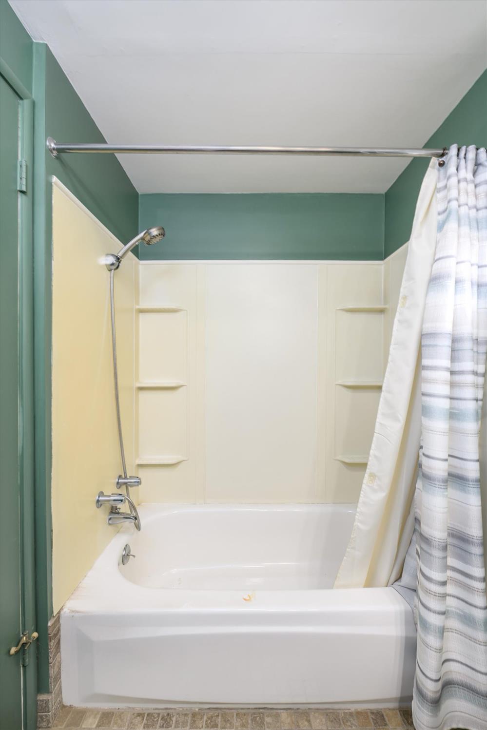 8564 La Riviera Drive