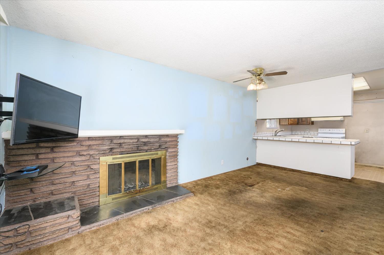 8564 La Riviera Drive