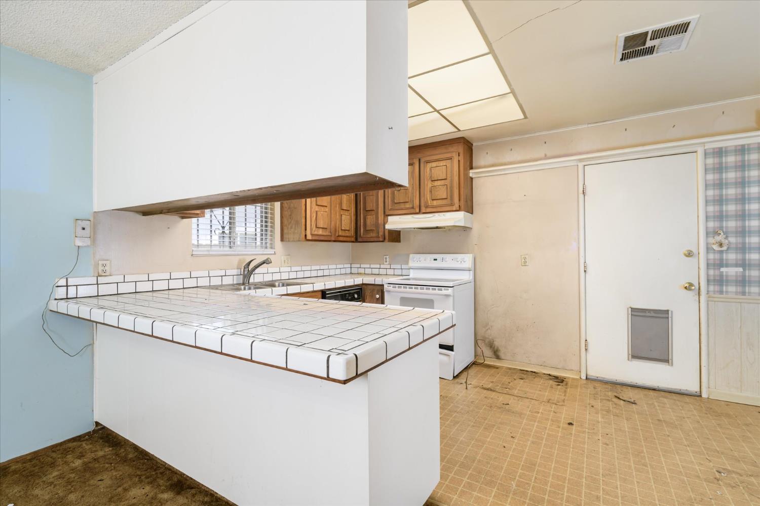 8564 La Riviera Drive