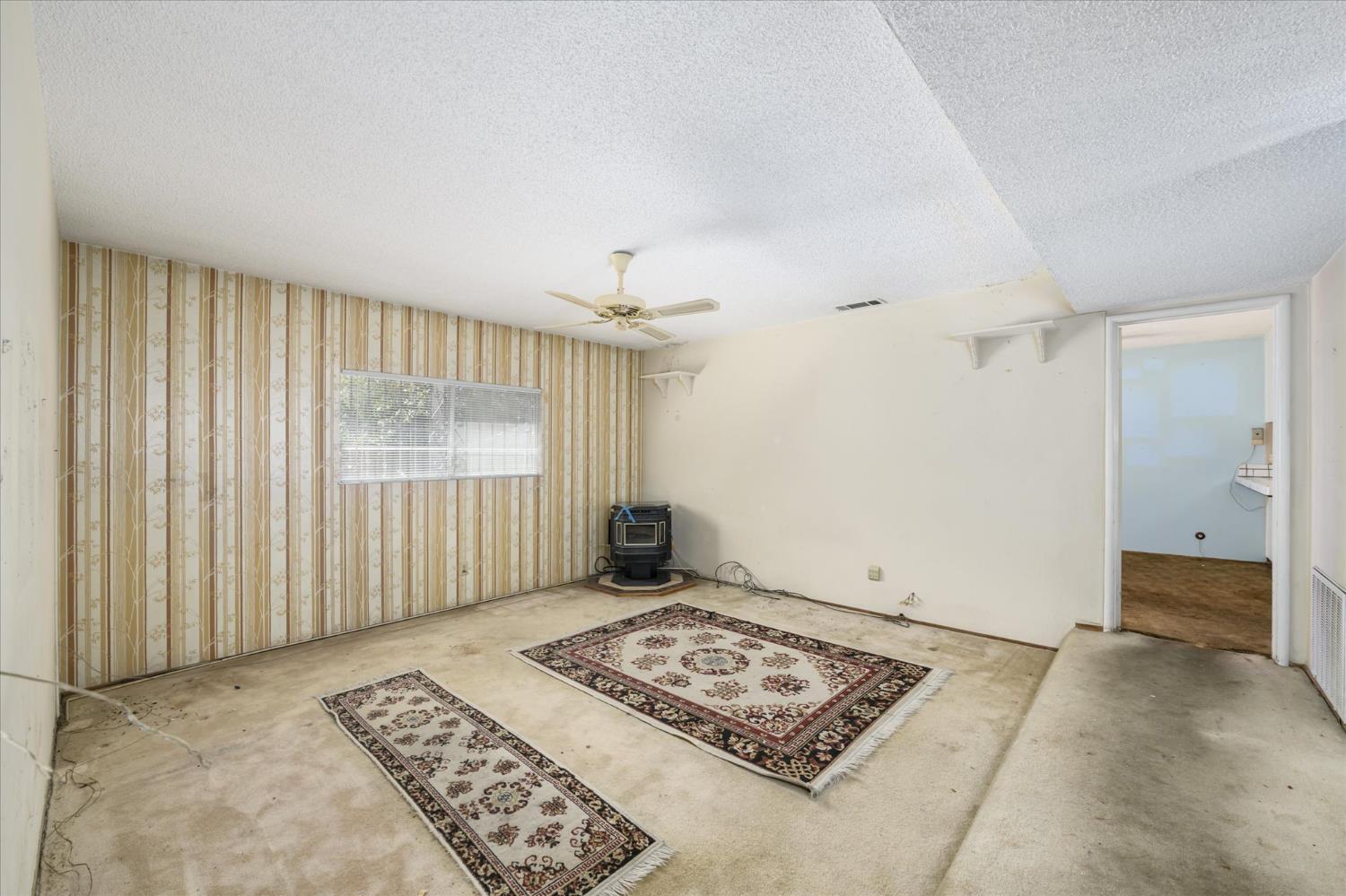 8564 La Riviera Drive