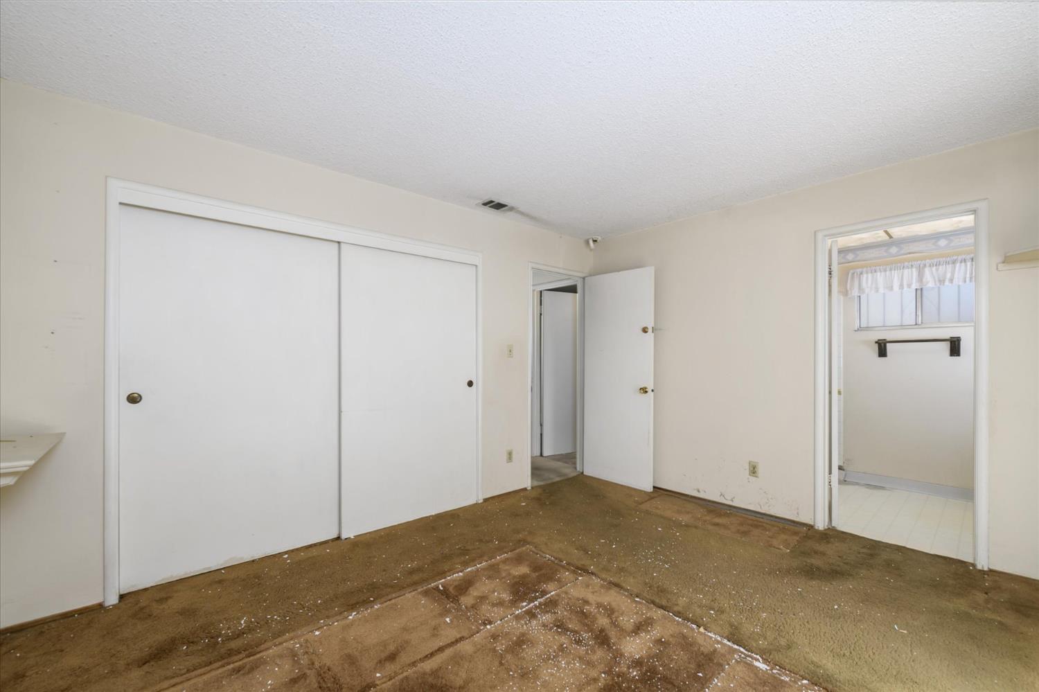 8564 La Riviera Drive