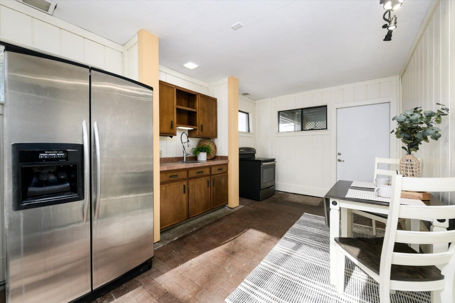 2890 Crystal Springs