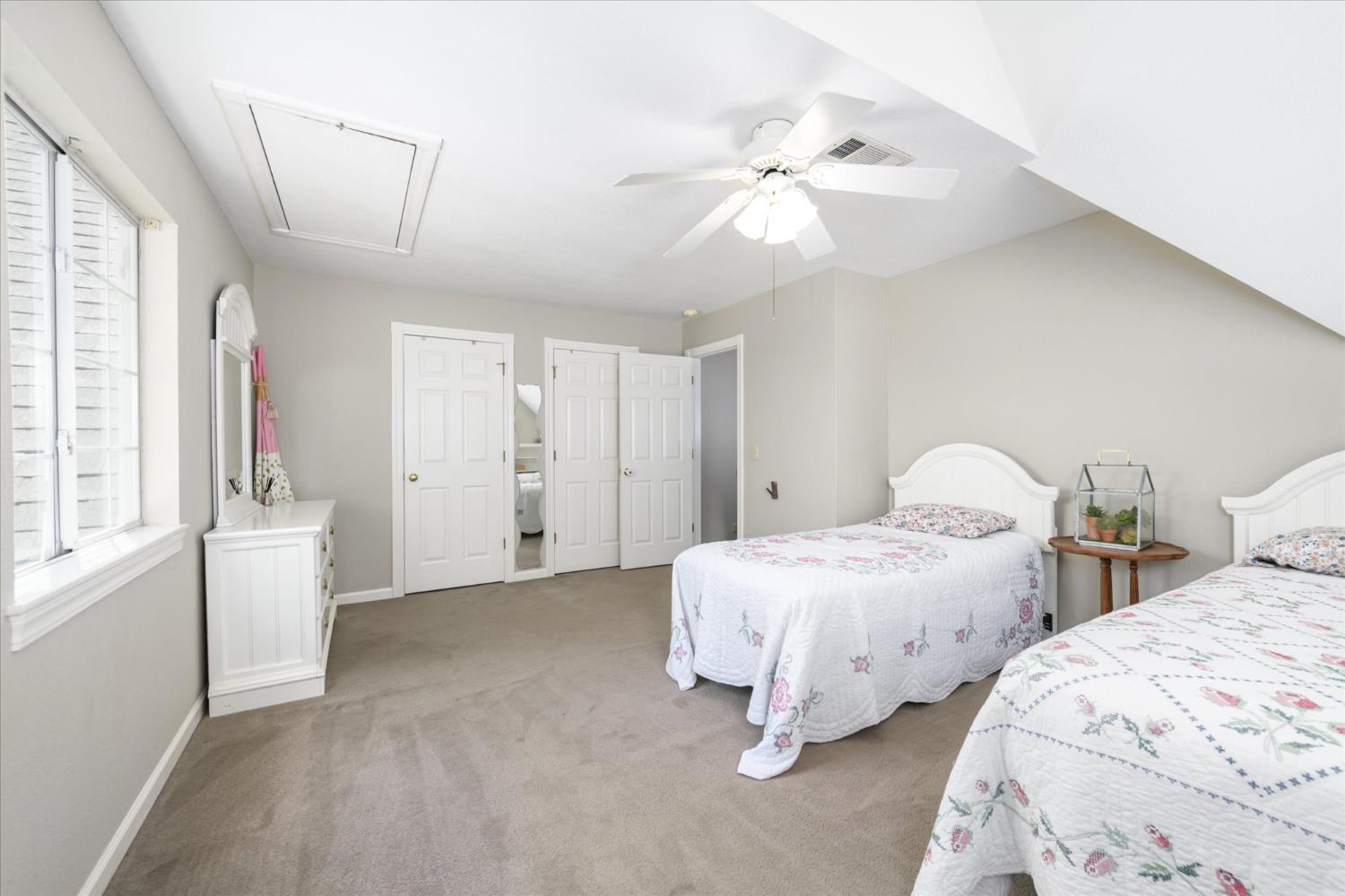 1285 Sierra East Court