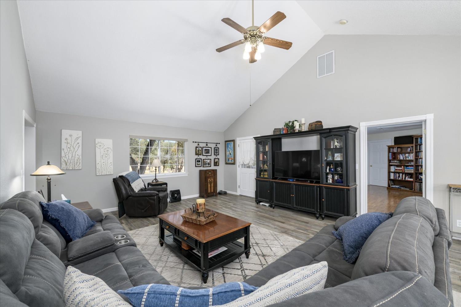 1285 Sierra East Court