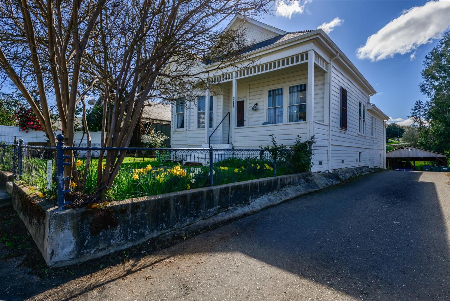 711 N Main Street