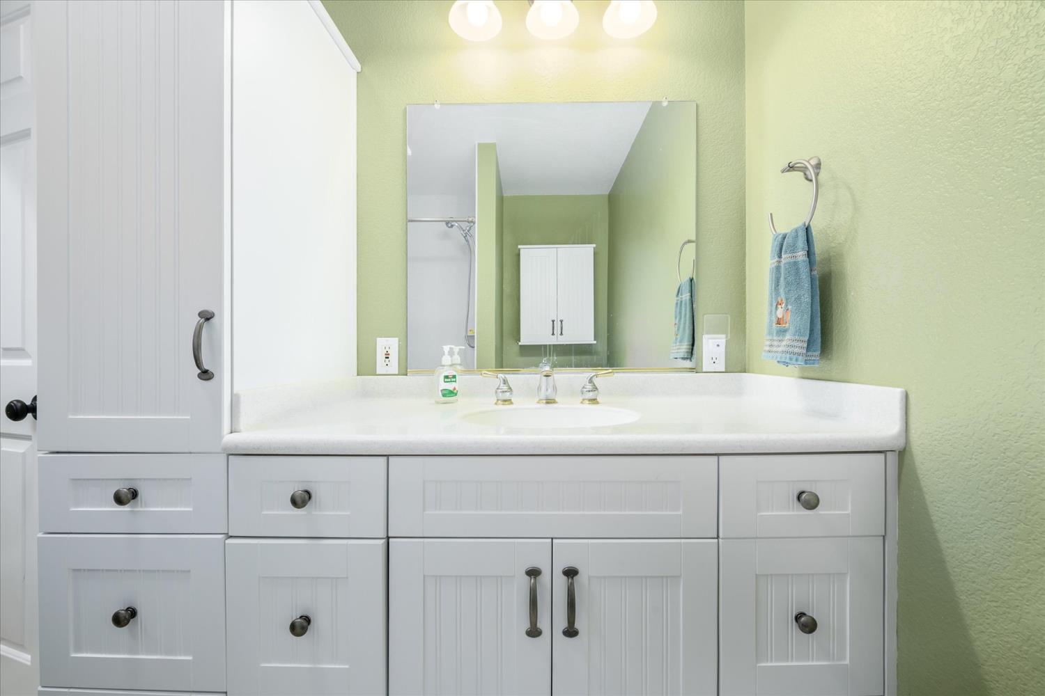 2502 Knollwood Drive