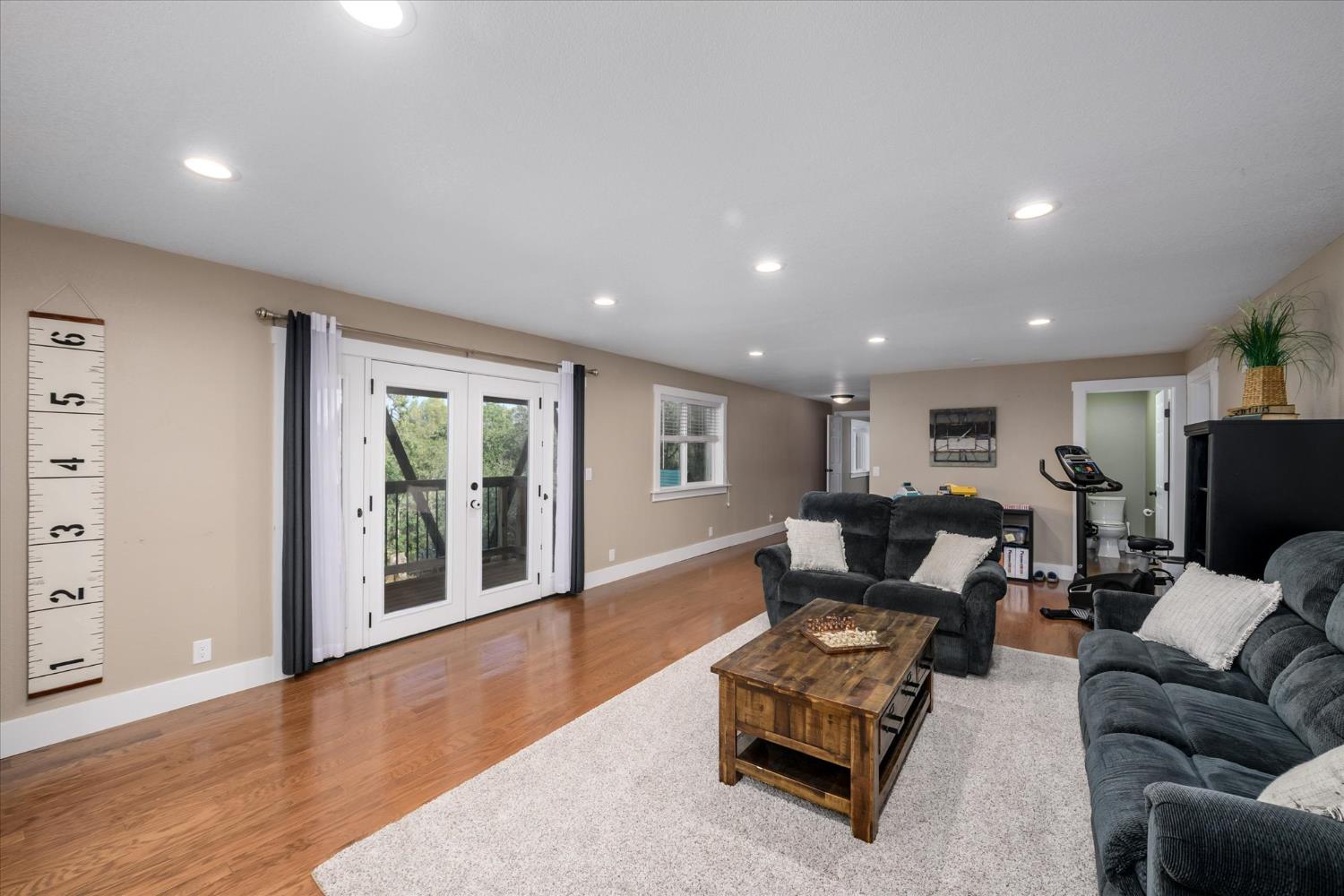 2502 Knollwood Drive