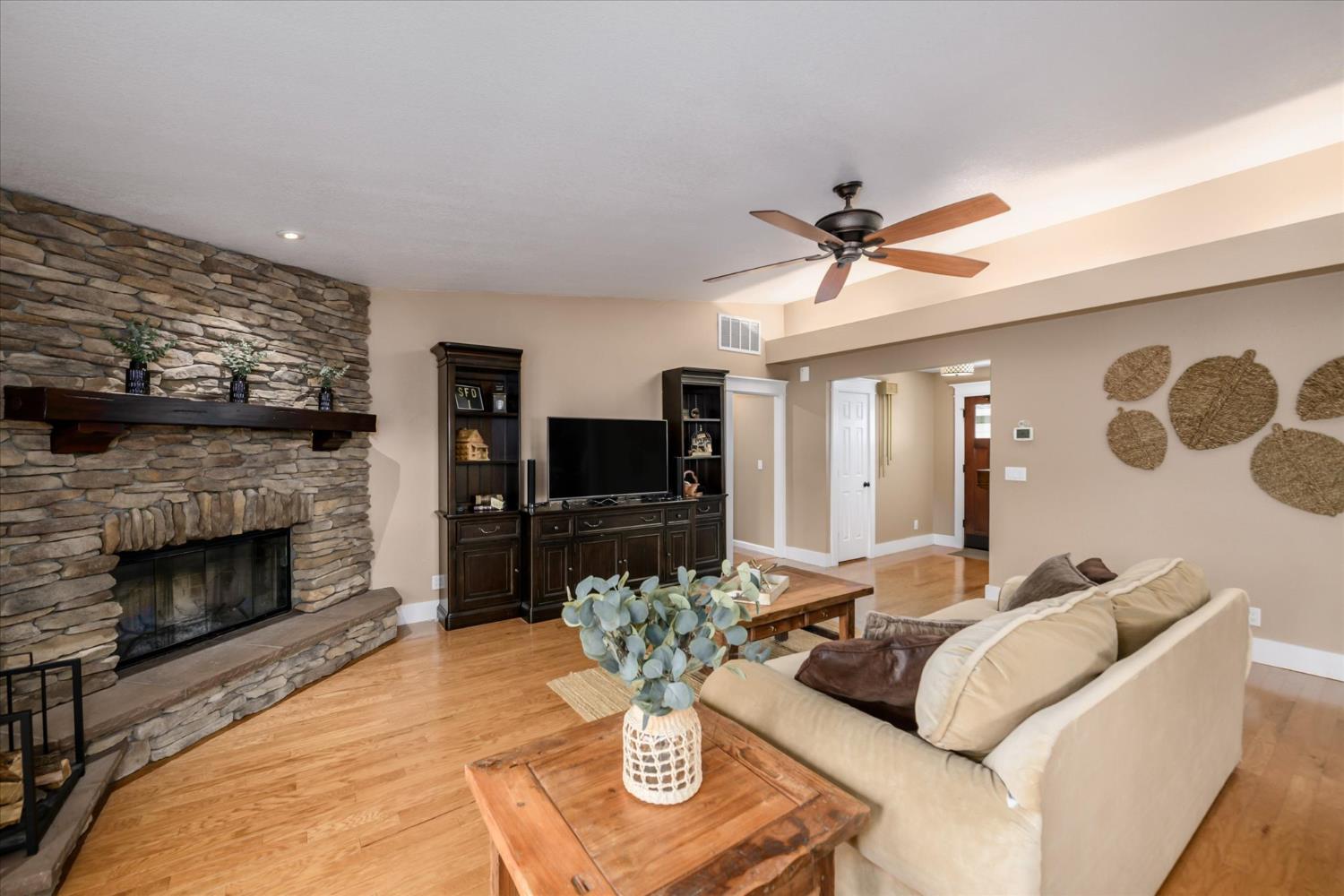 2502 Knollwood Drive