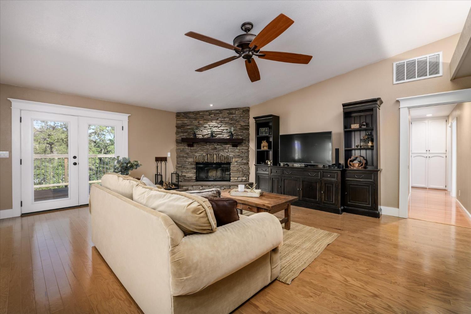 2502 Knollwood Drive