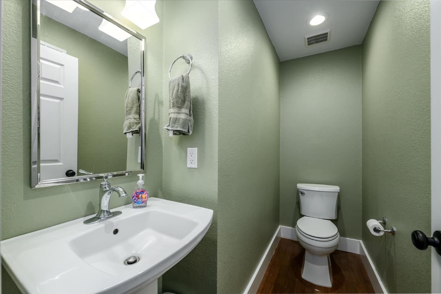 2502 Knollwood Drive