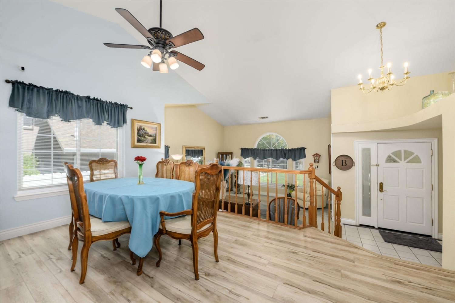 2806 Woodleigh Lane