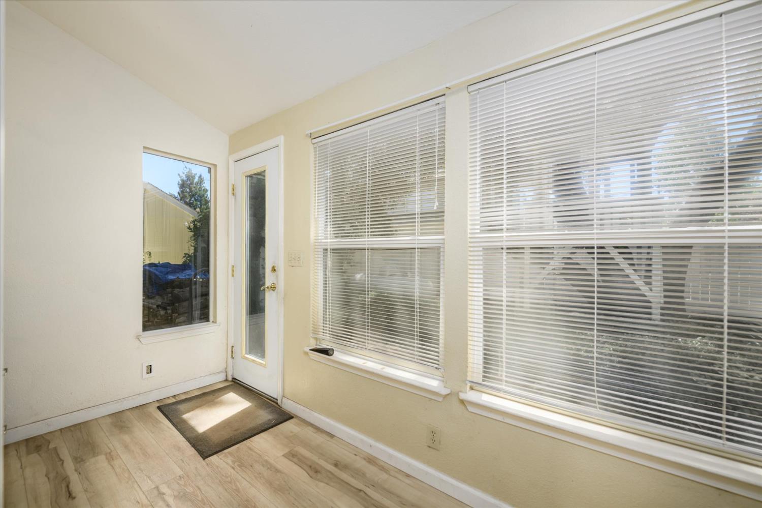 2806 Woodleigh Lane